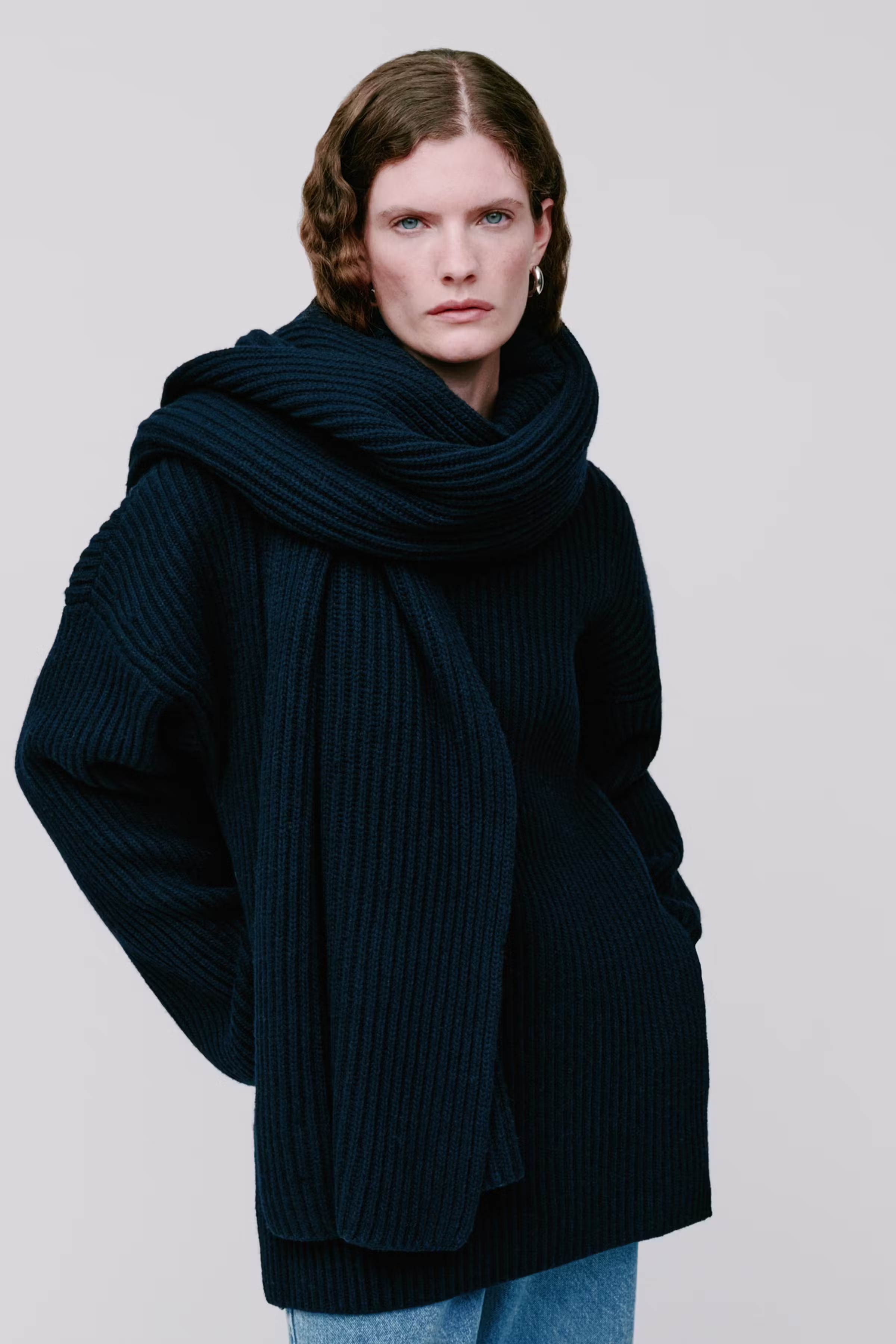 IOANGELINA SCHAL LOOKBOOK FRONT 30600776-BL900