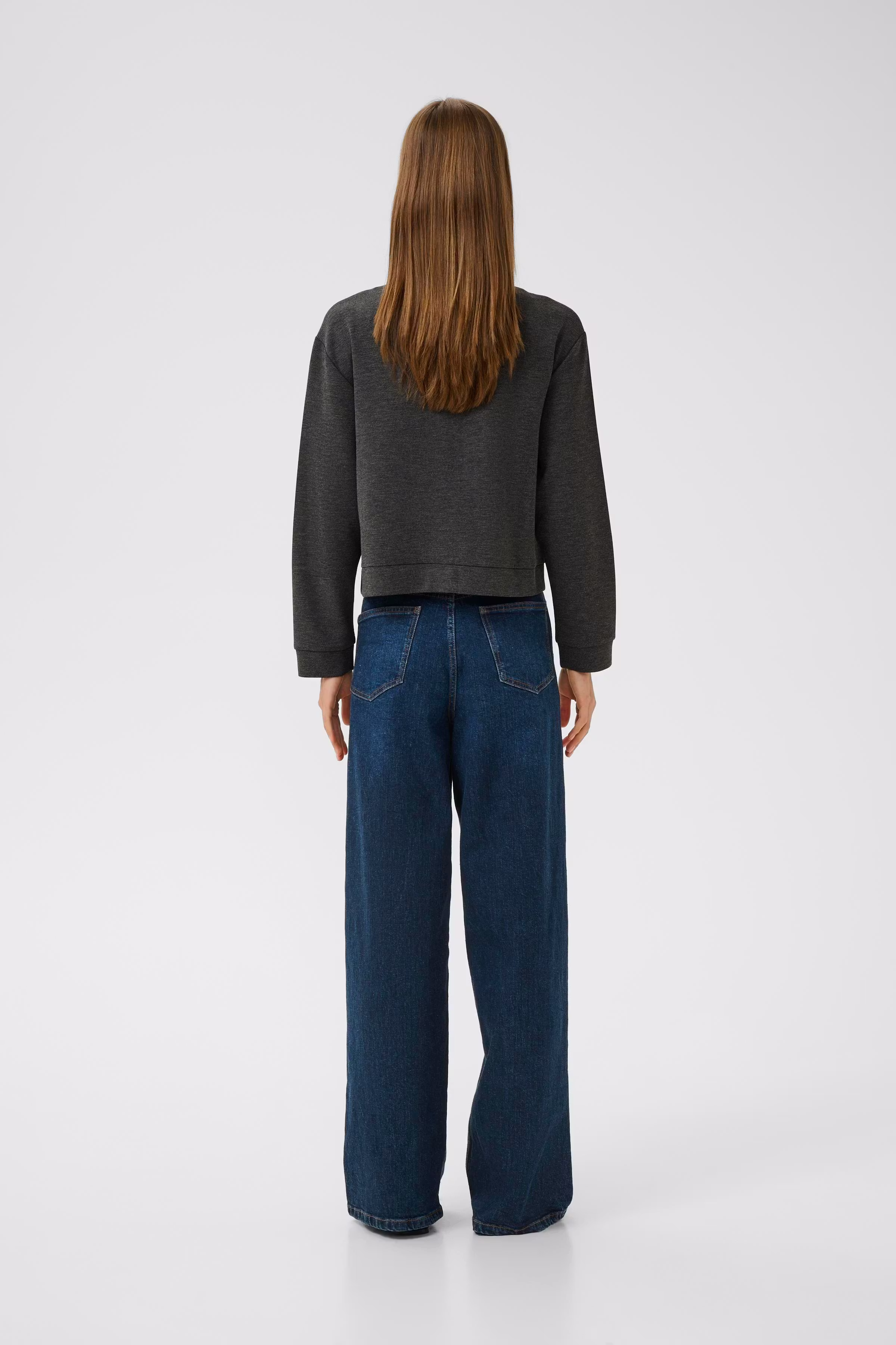 GidaIW Sweatshirt LOOKBOOK BACK 30111106-300596