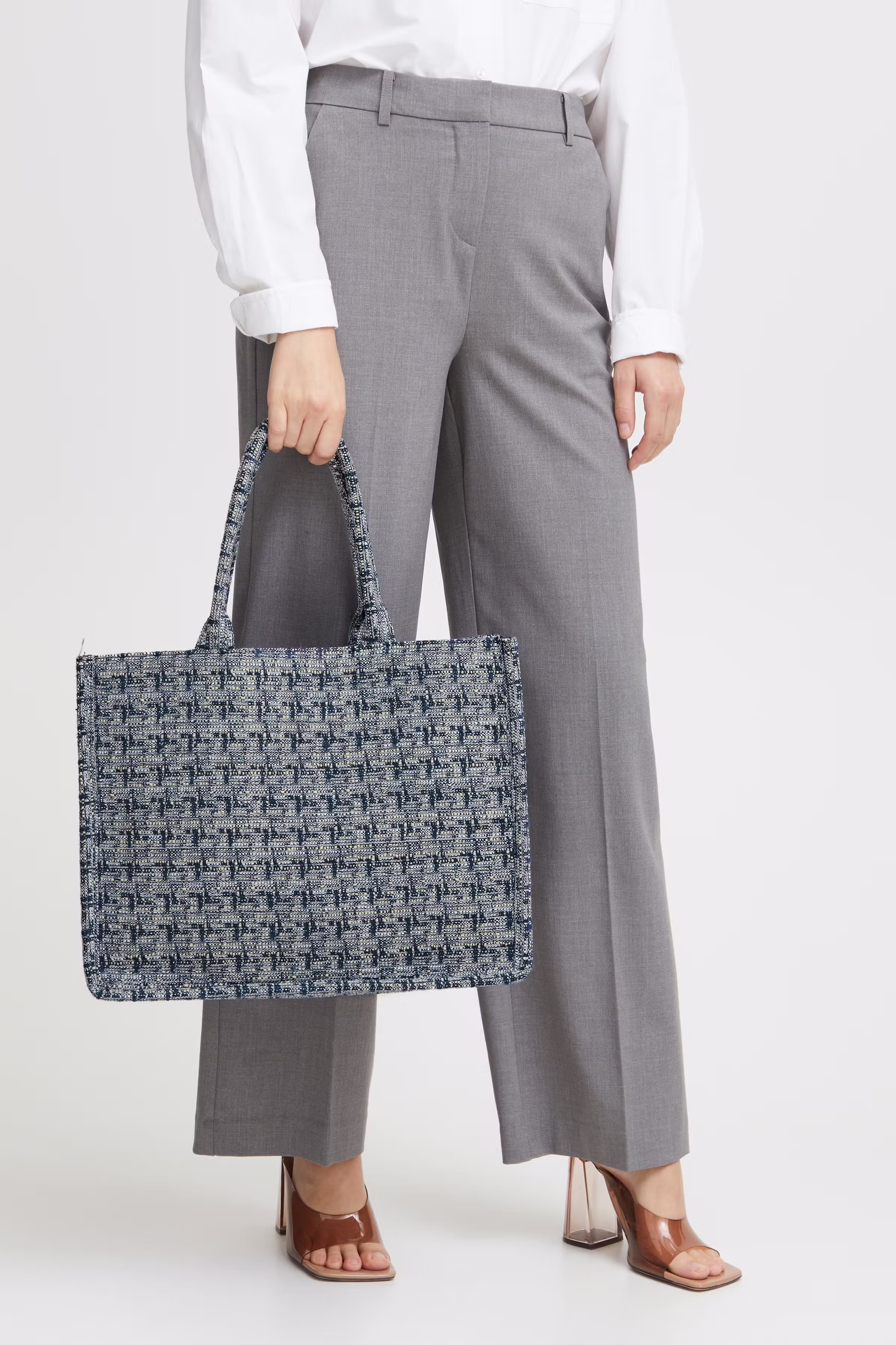 BAWAFFE Pose LOOKBOOK FRONT 20814812-200457