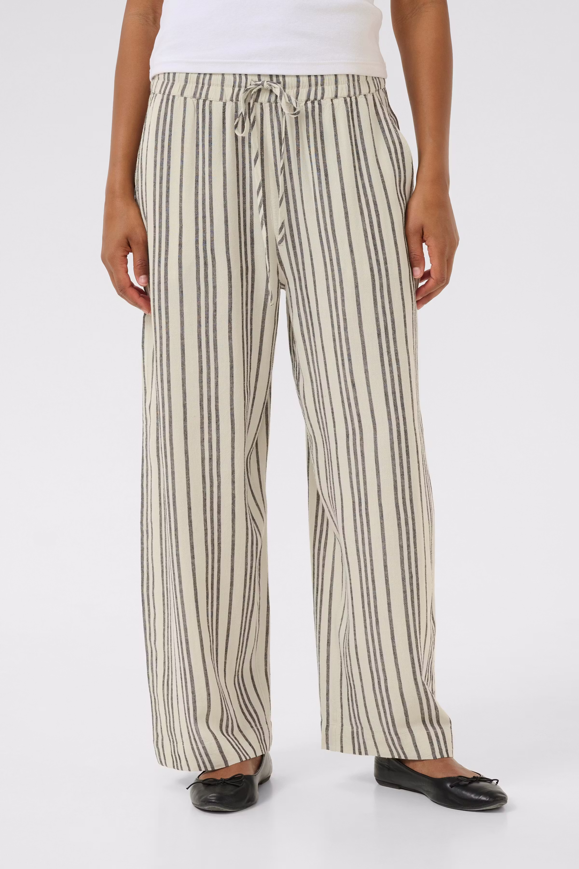 KAmilia Broek LOOKBOOK FRONT 10509666-107124