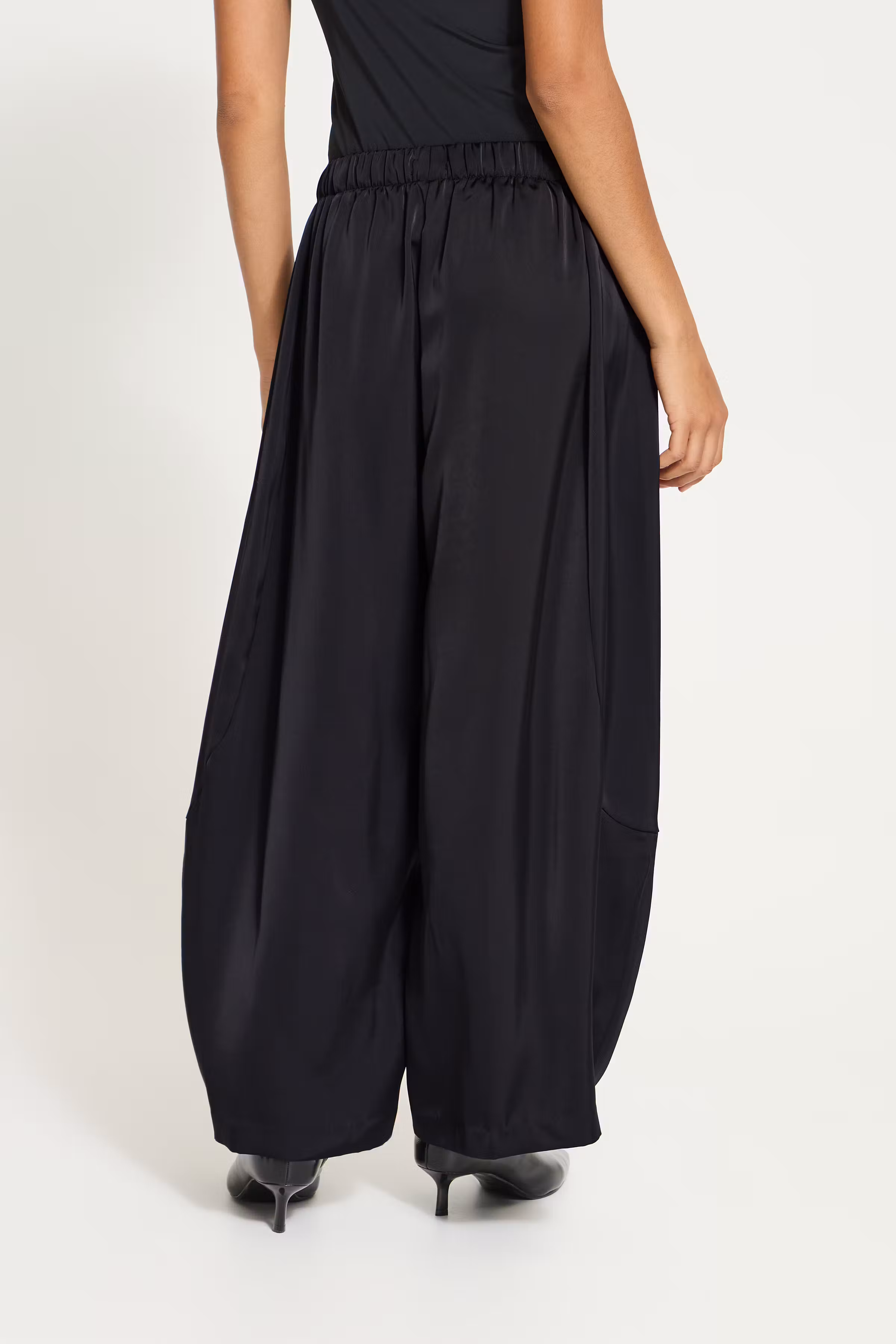 IHHARTLEY Trousers LOOKBOOK BACK 20127015-194008