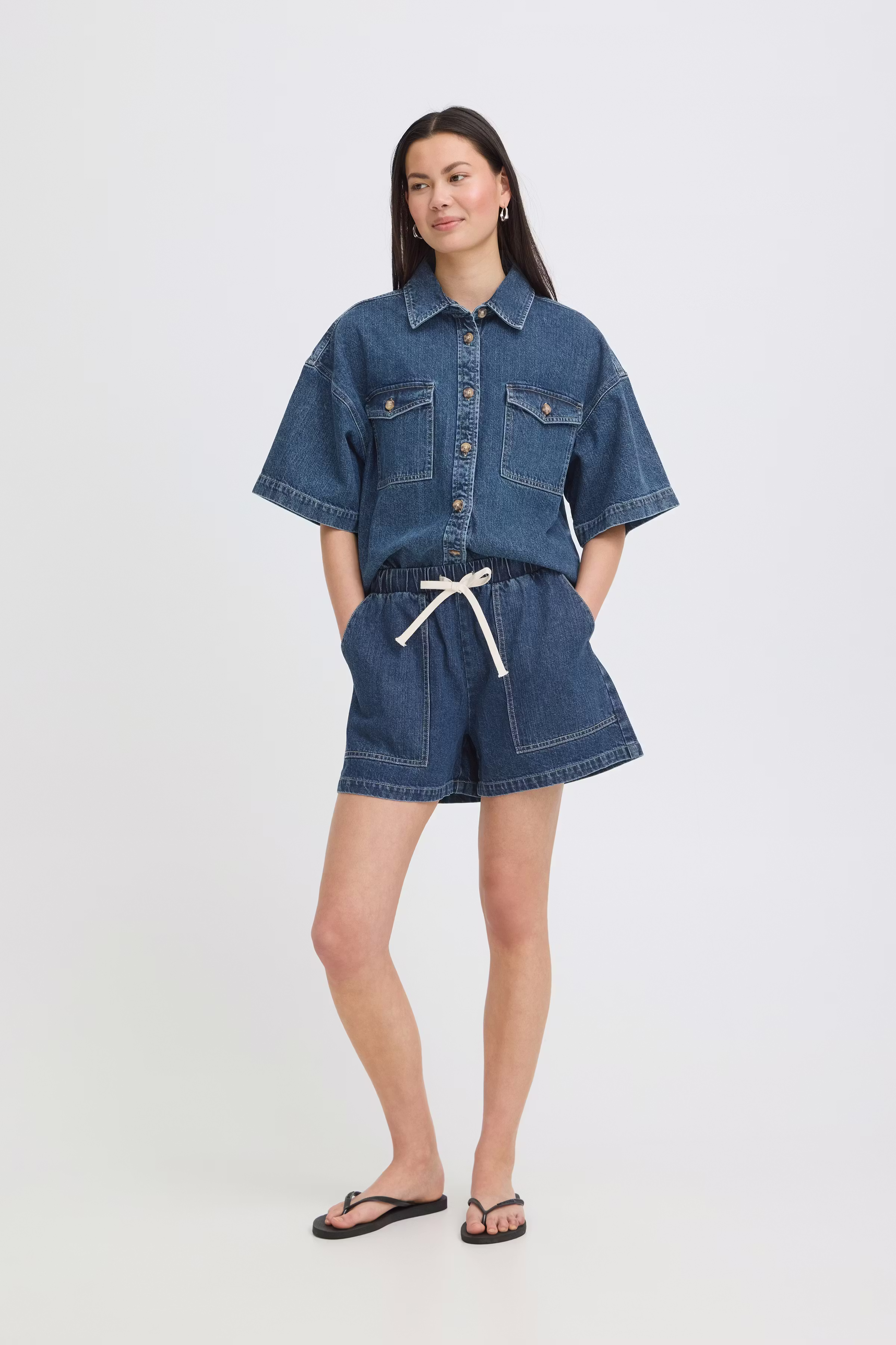 IHKAMINA Shorts LOOKBOOK FRONT 20125965-200339