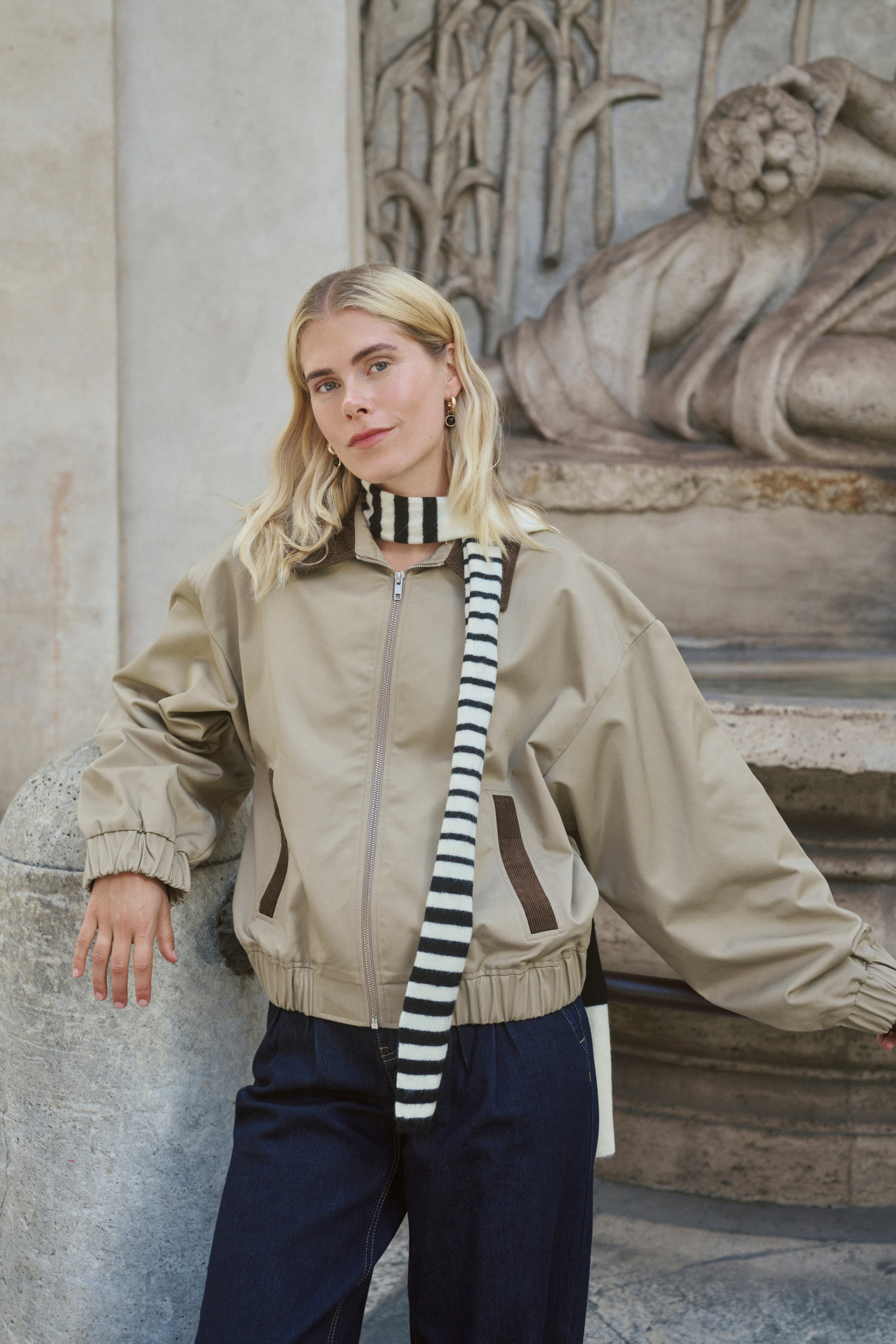 CUsasha Jas met corduroy kraag LOCATION NONE 50112575-171009