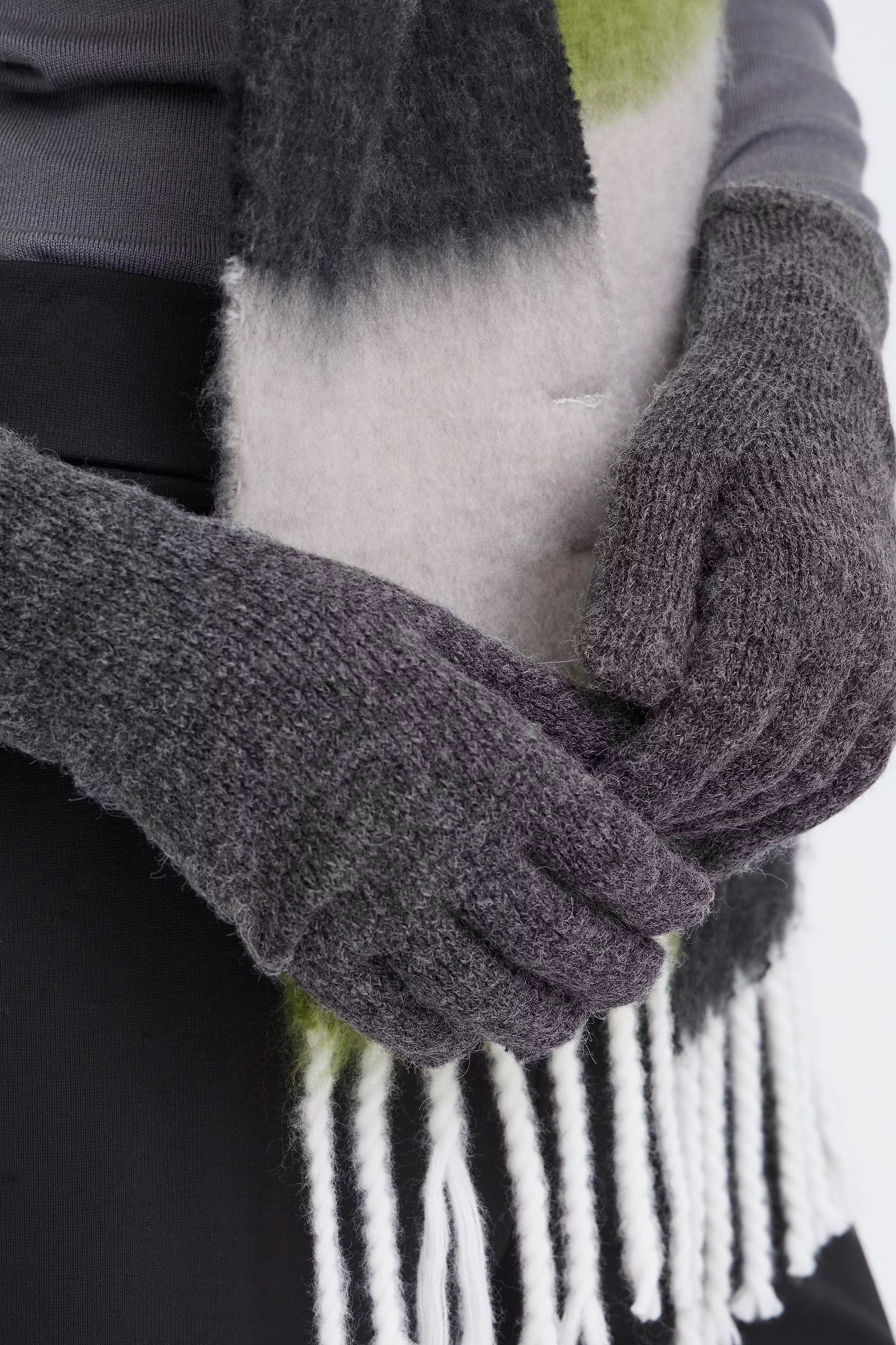 IAMACHA Hansker LOOKBOOK FRONT 20124759-900002734