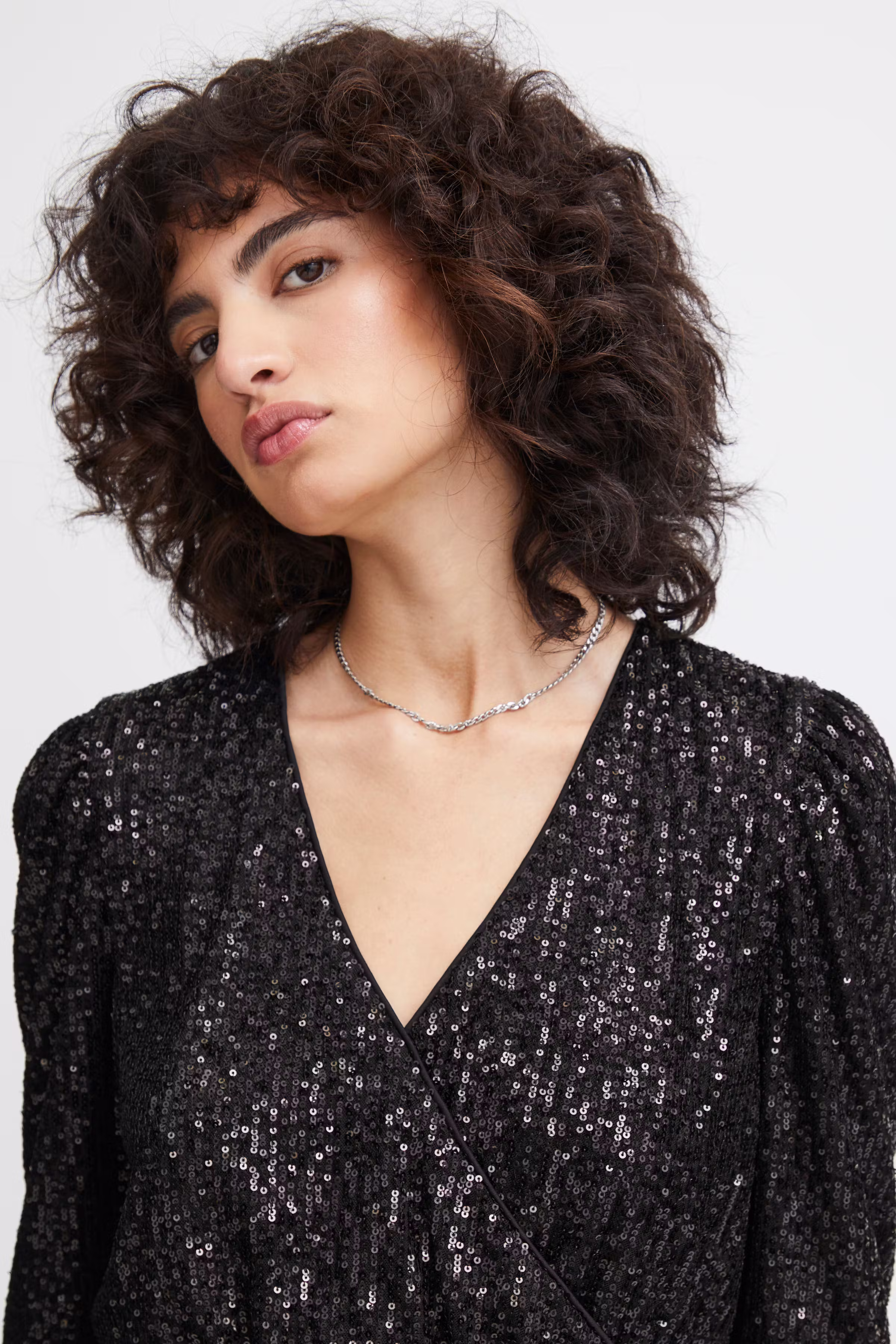 IHFAUCI Kjole LOOKBOOK DETAIL 20120060-194008