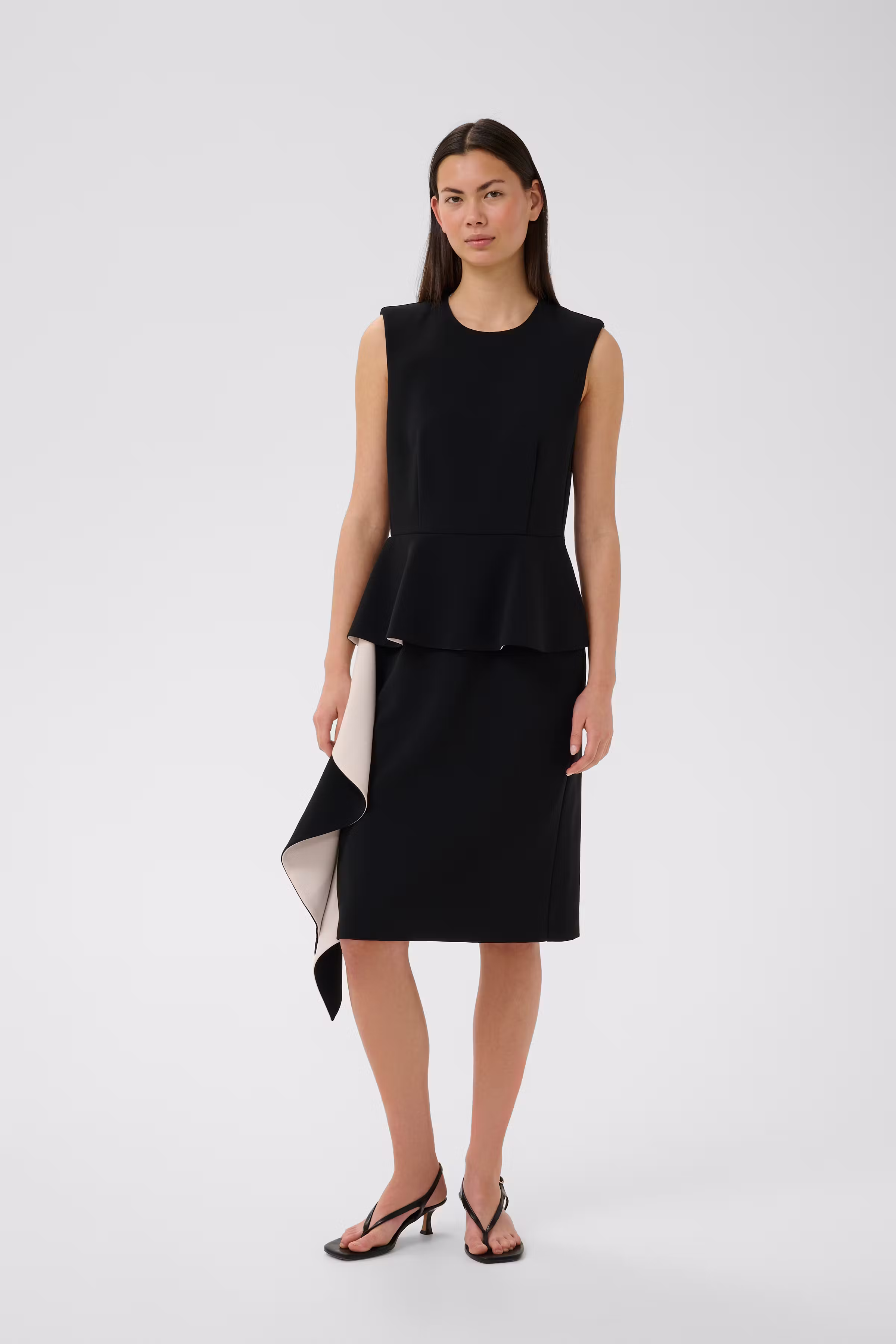 CHARLEENEIW Flounce Jurk LOOKBOOK FRONT 30112424-194008