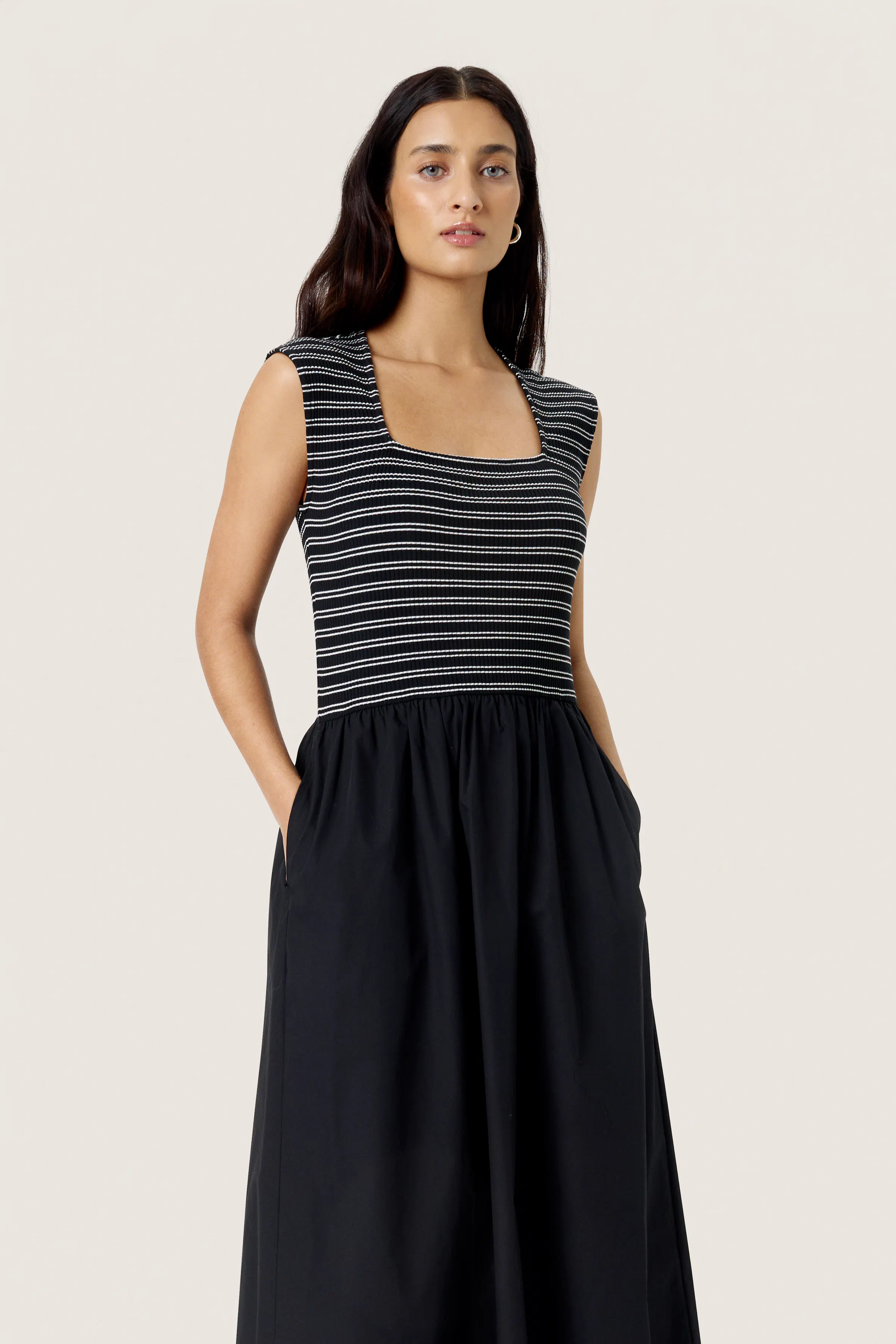 SLSimone Dress LOOKBOOK FRONT 30408674-194008