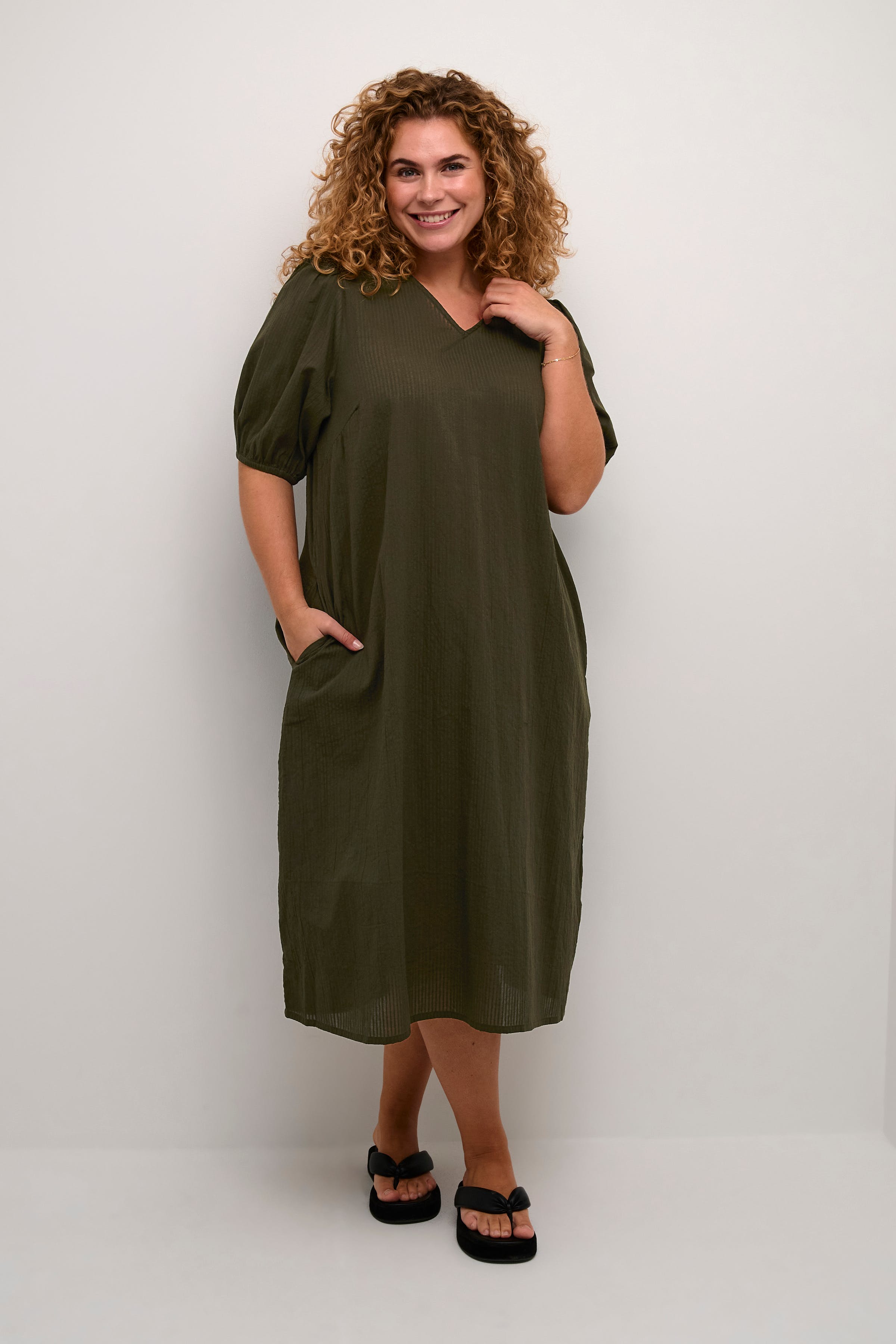 KCelina Dress LOOKBOOK FRONT 10582269-190414