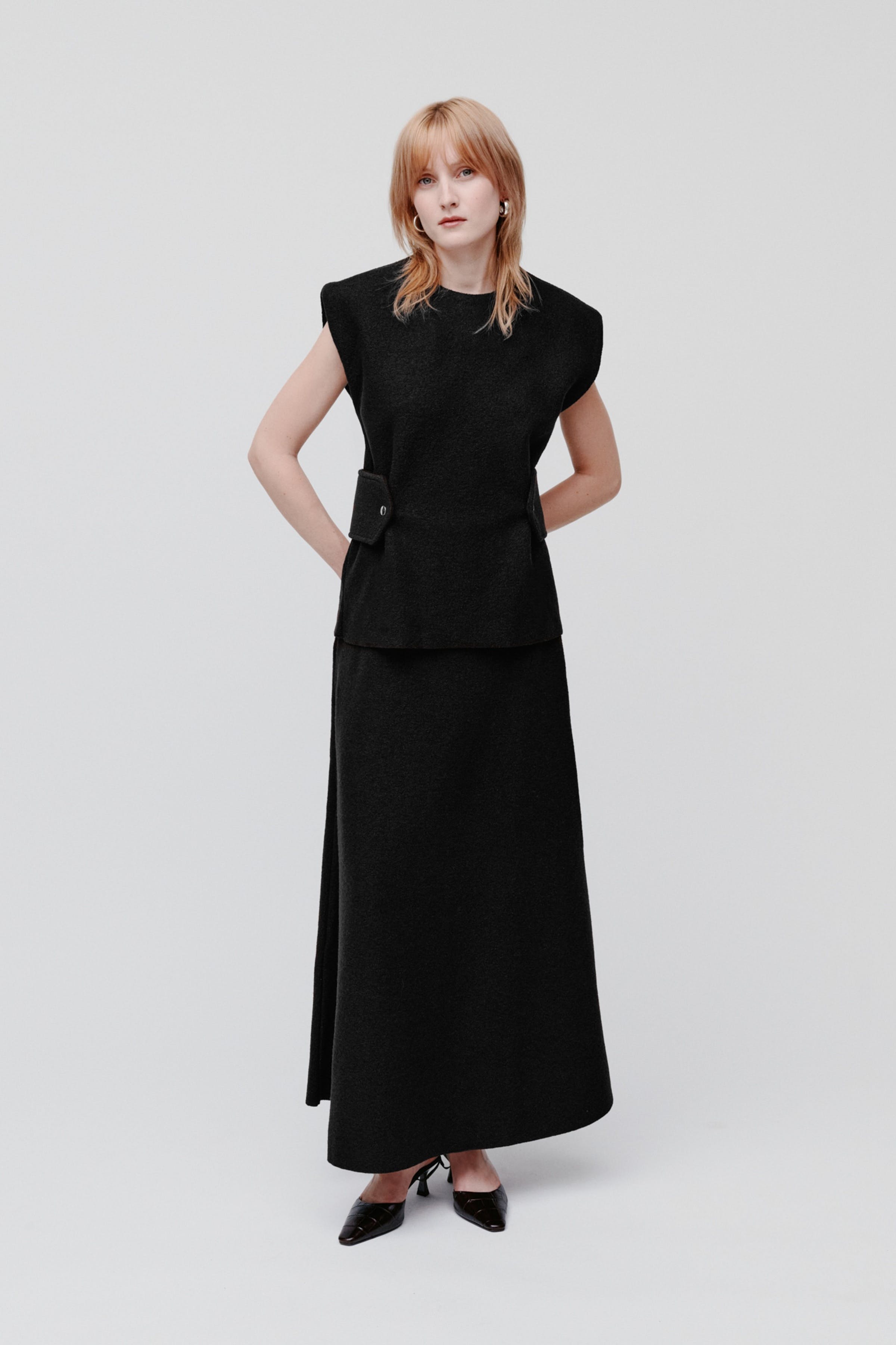 TOULA TOP LOOKBOOK FRONT 30600576-BK999