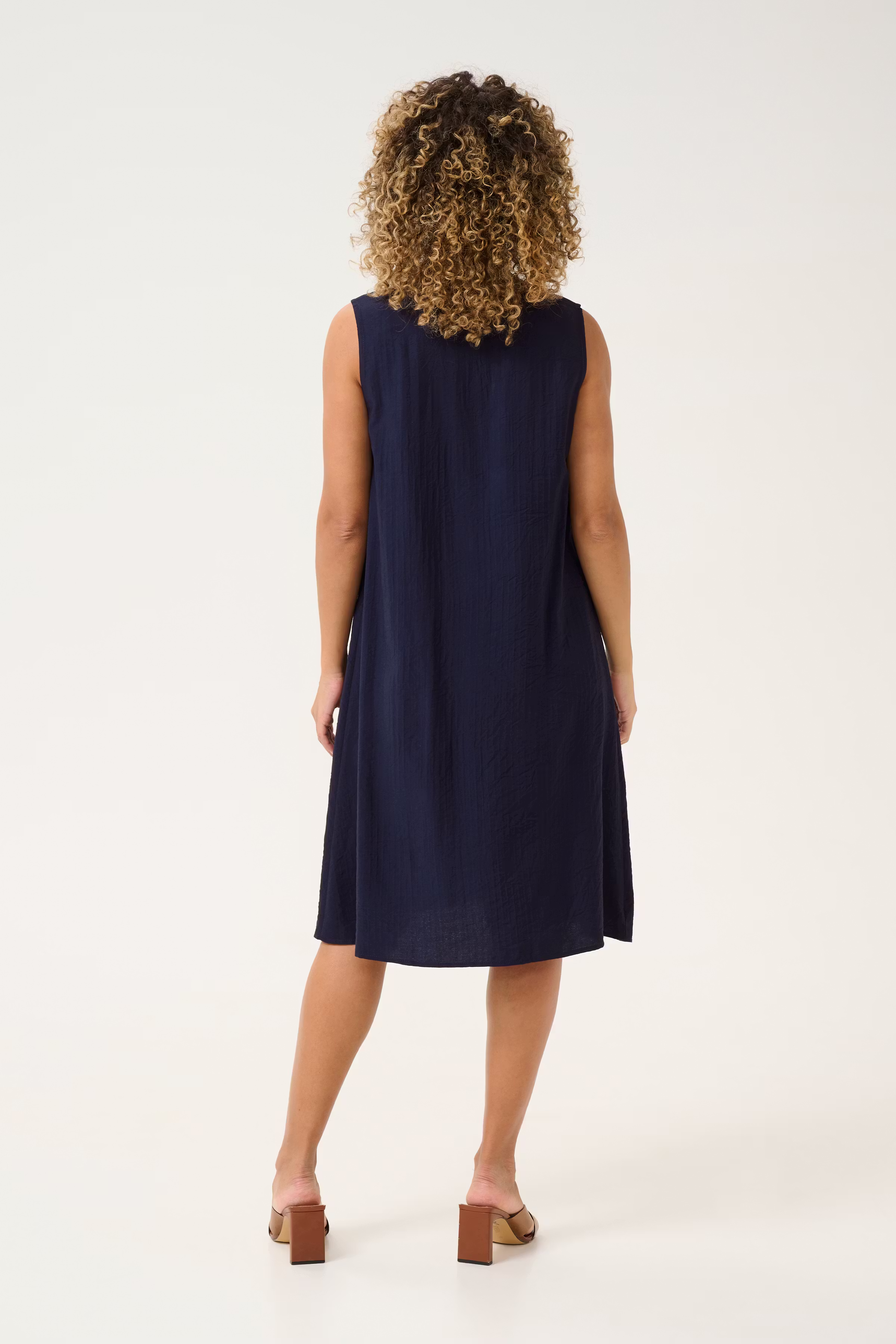 CRLori Dress LOOKBOOK BACK 10613830-193923