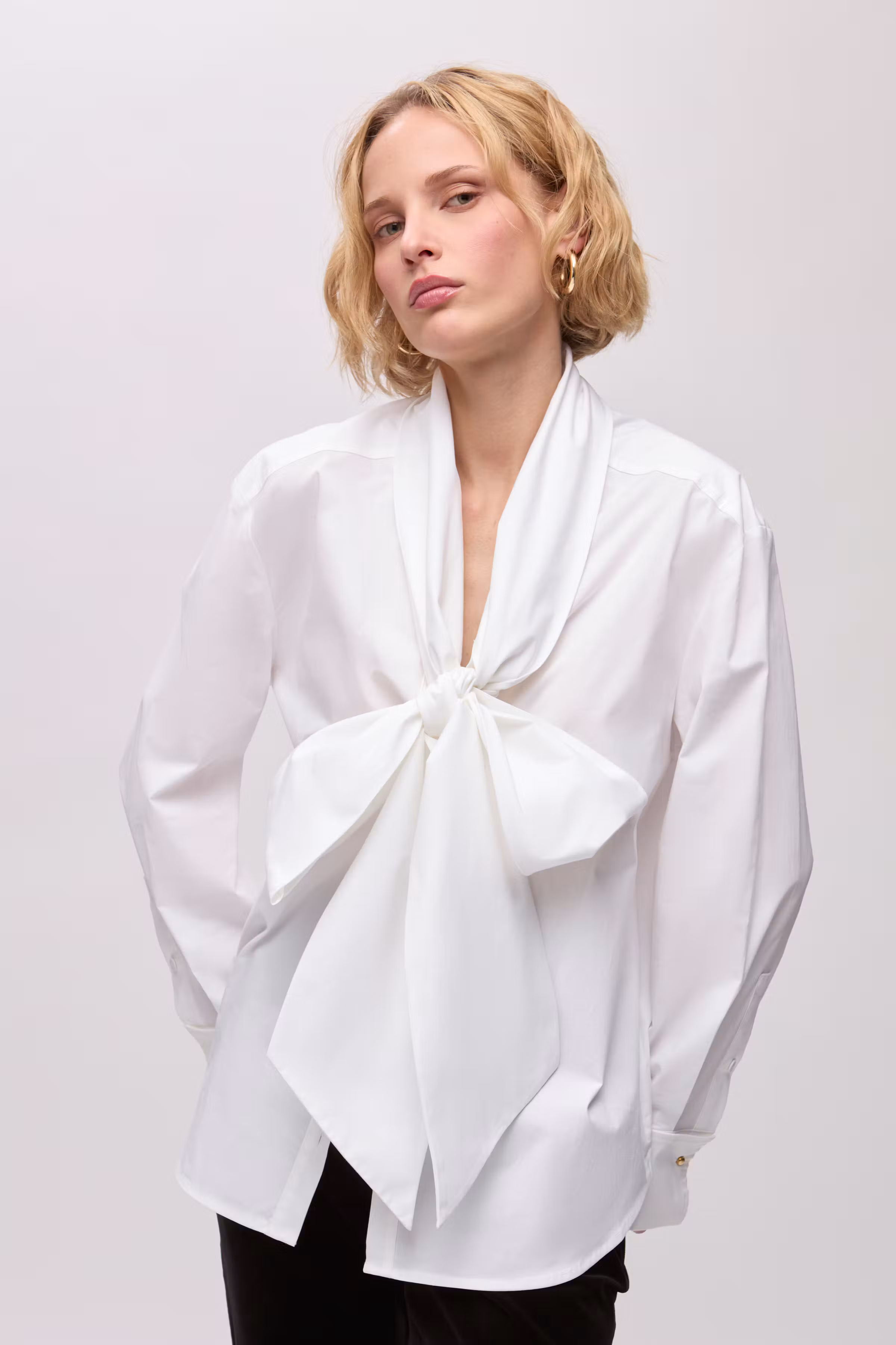 IOEvangeline Blouse LOOKBOOK FRONT 30600144-WH001