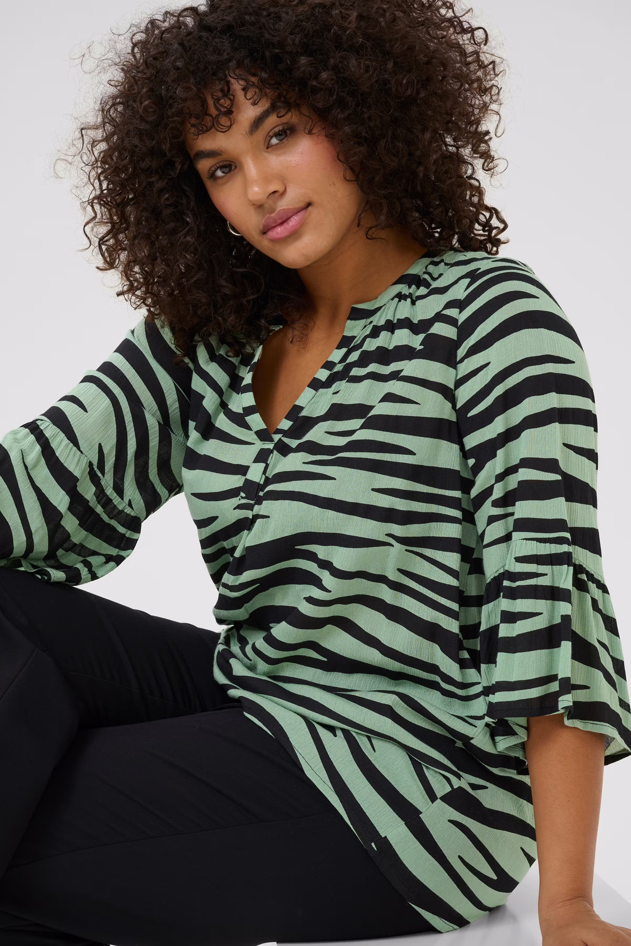 KCleane Bluse LOOKBOOK DETAIL 10583341-107829