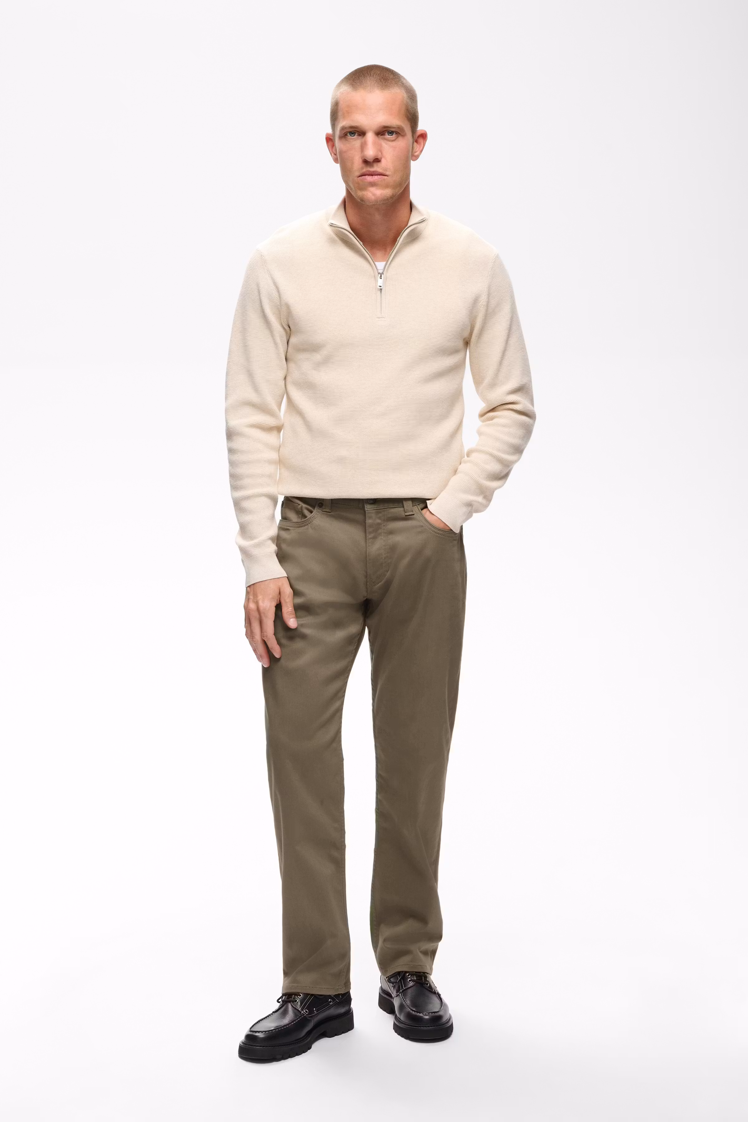 MAmike Hose LOOKBOOK FRONT 30209366-190808