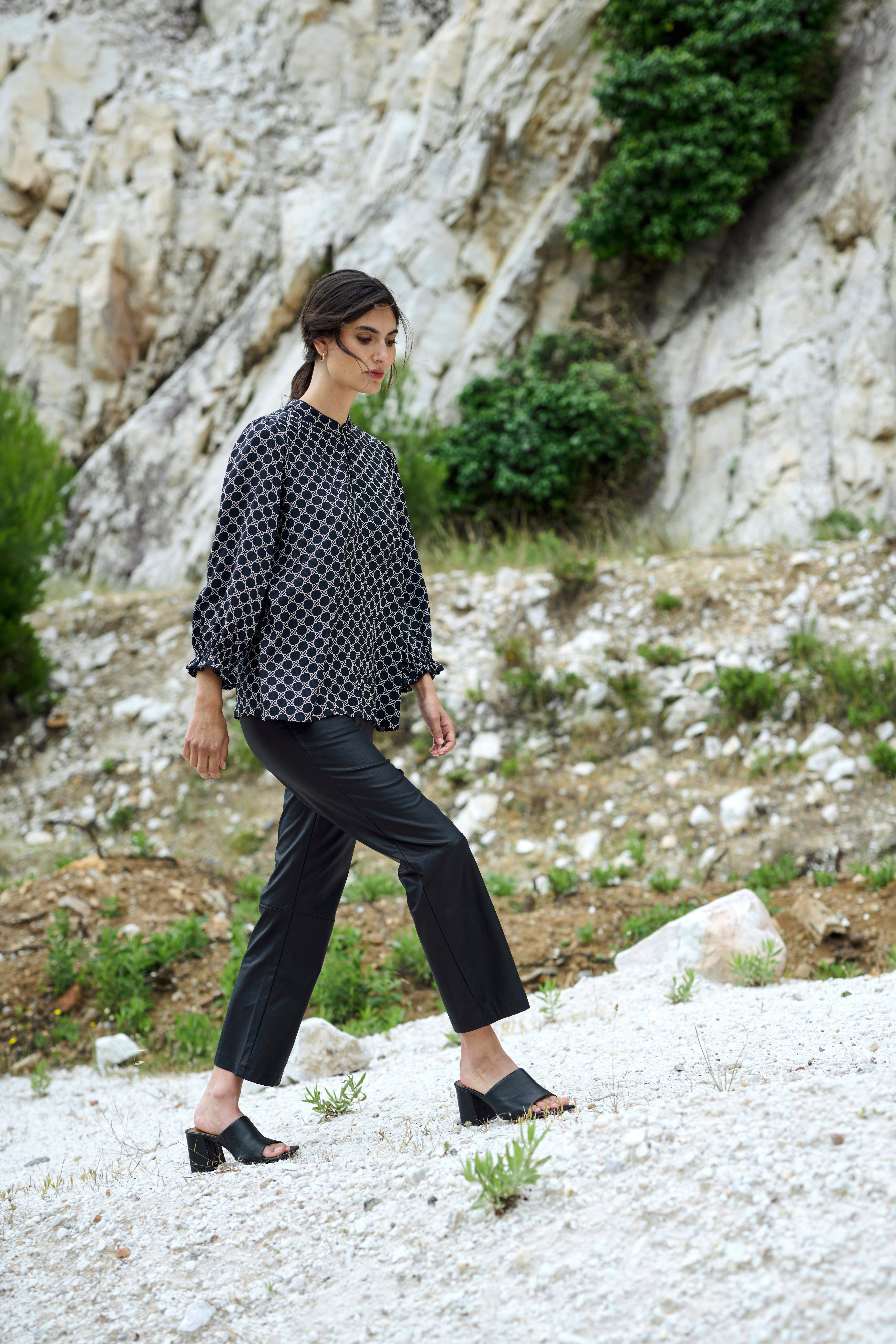 CUcassandra Broek LOCATION NONE 50110073-500012