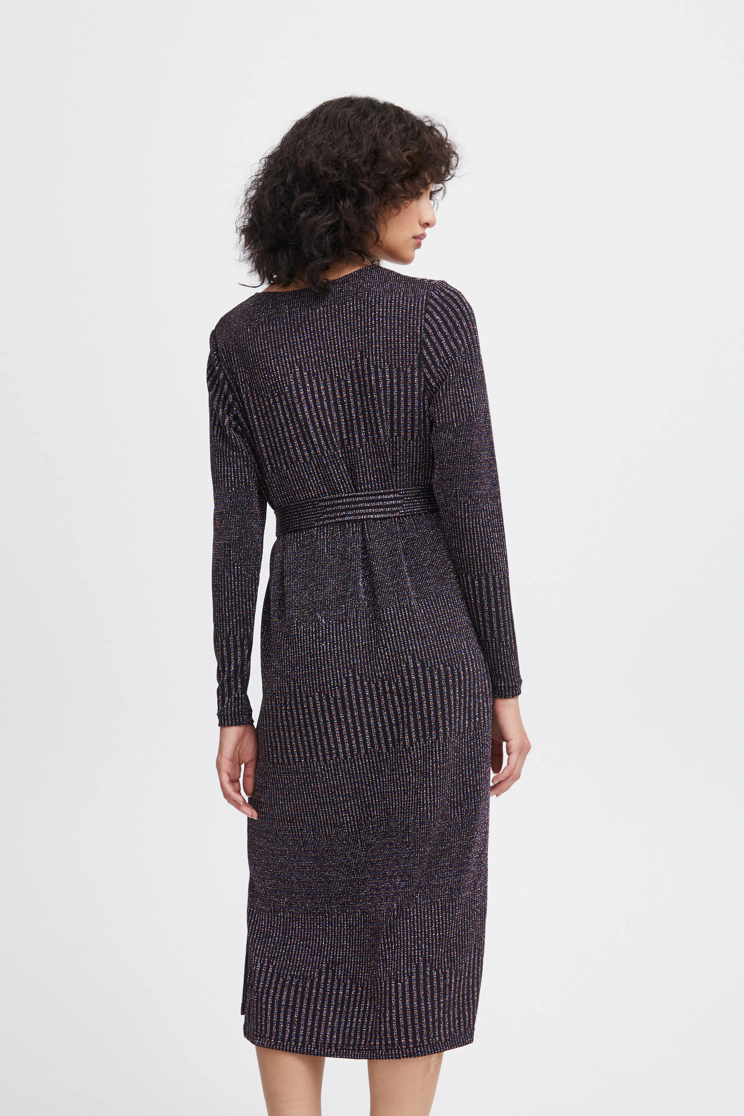 IHNILA Kjole LOOKBOOK FRONT 20120069-194008