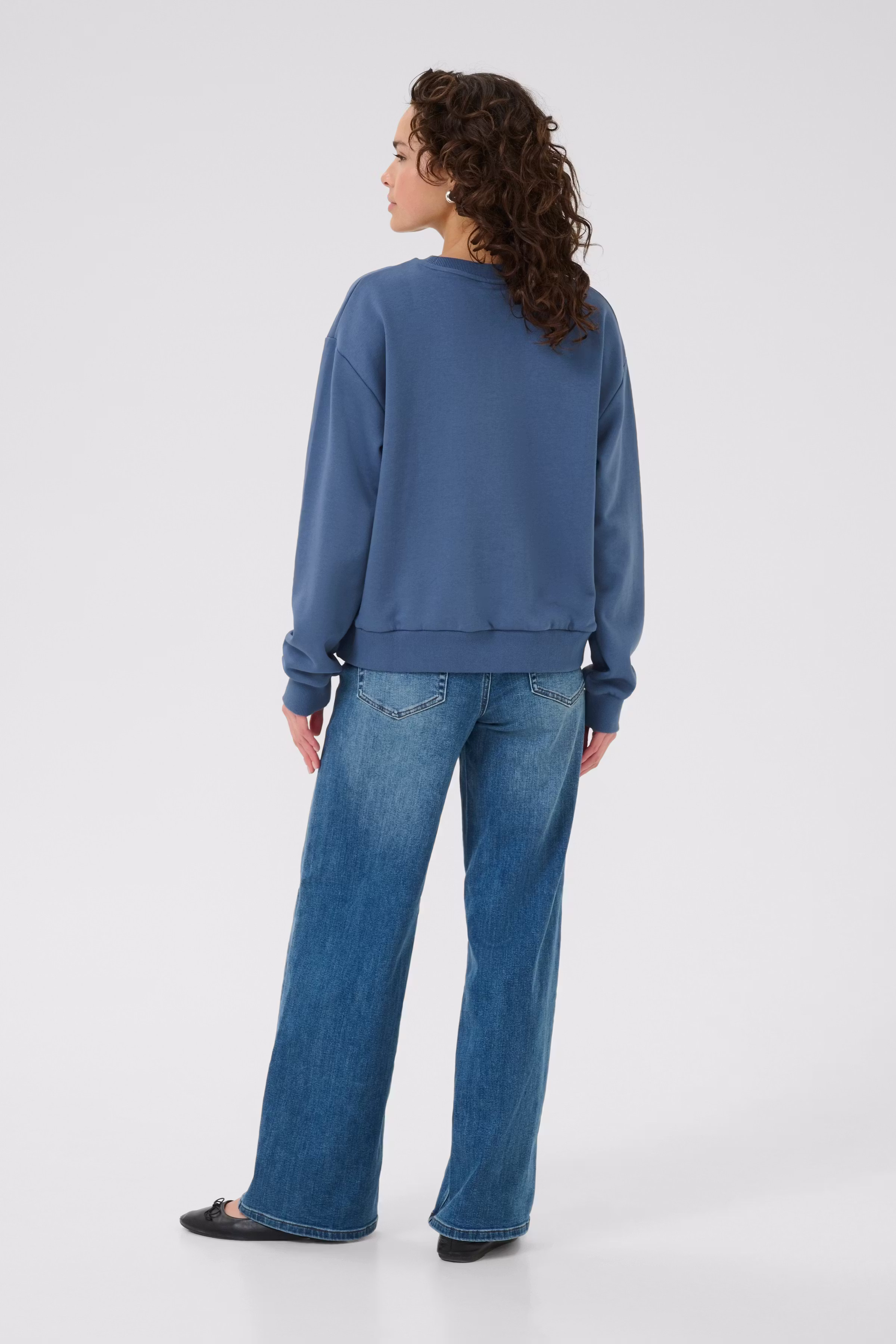 KAelenora Sweatshirt LOOKBOOK BACK 10510672-108315