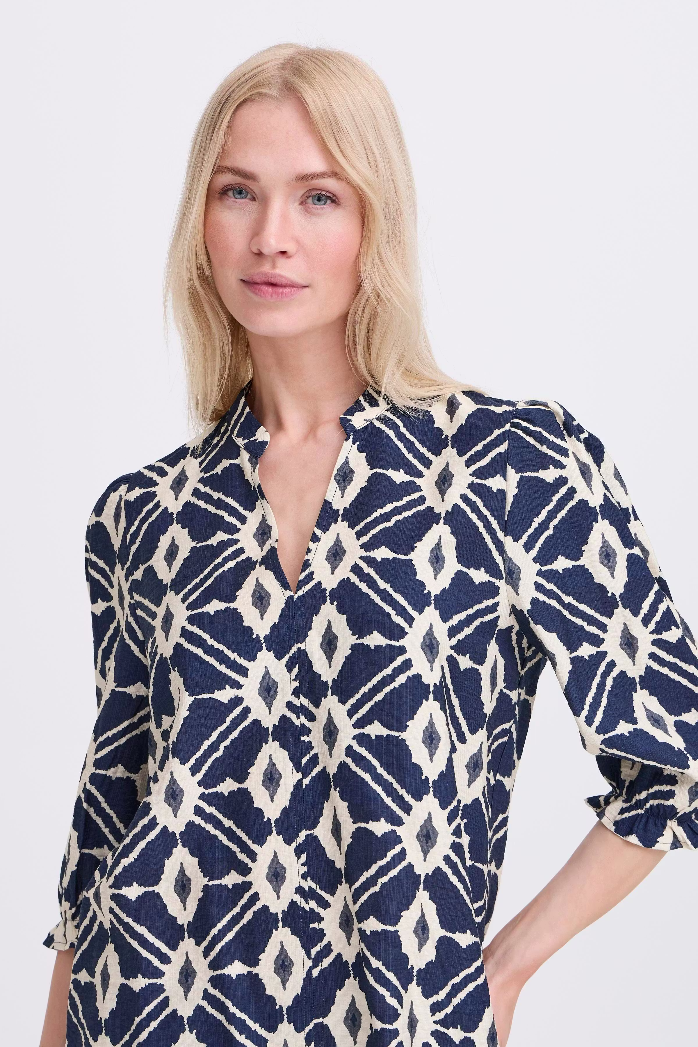 BYIKAIA Bluse LOOKBOOK DETAIL 20818367-900003021