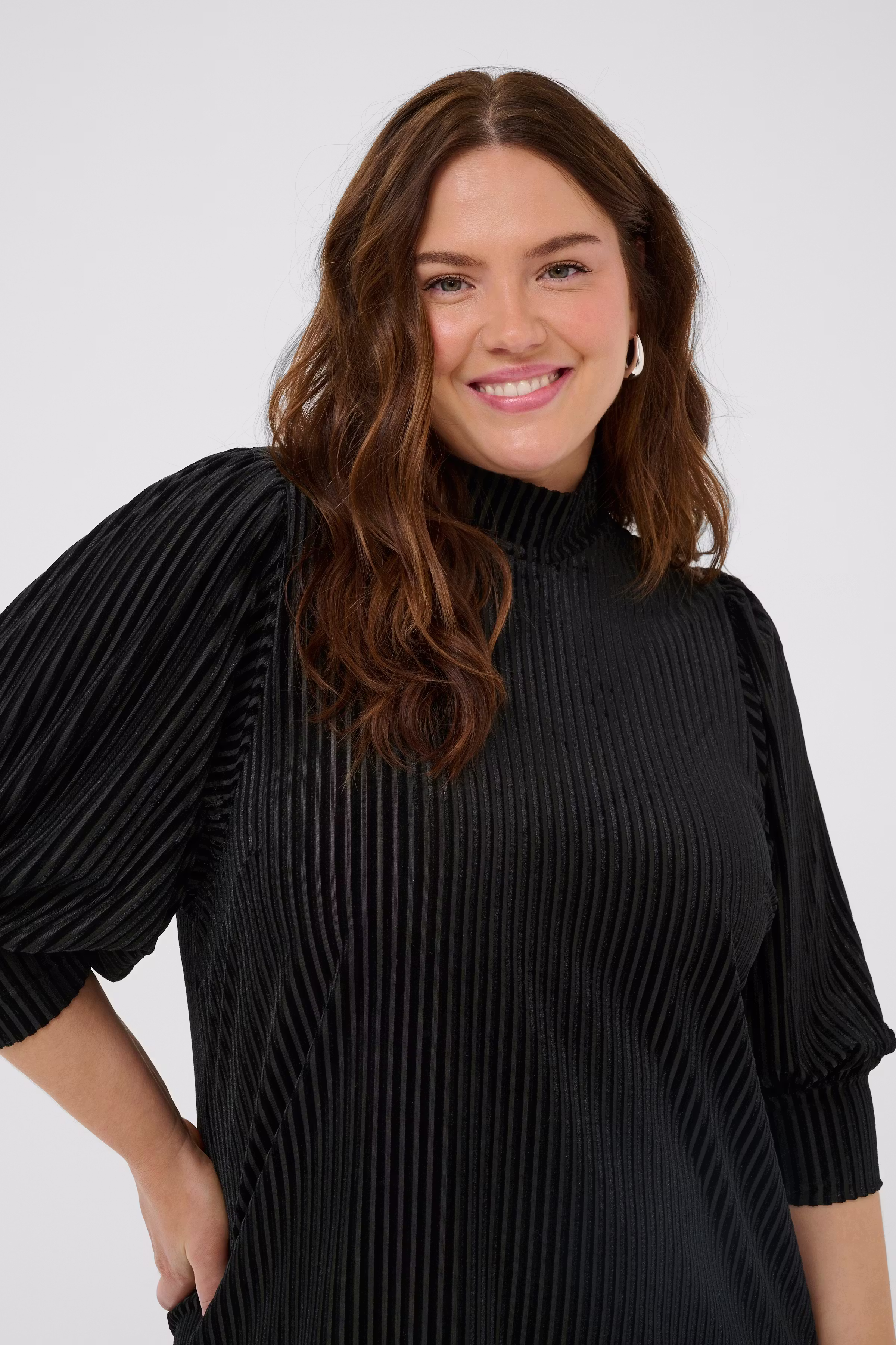 KCcacanna Velour Dress LOOKBOOK DETAIL 10581209-106480