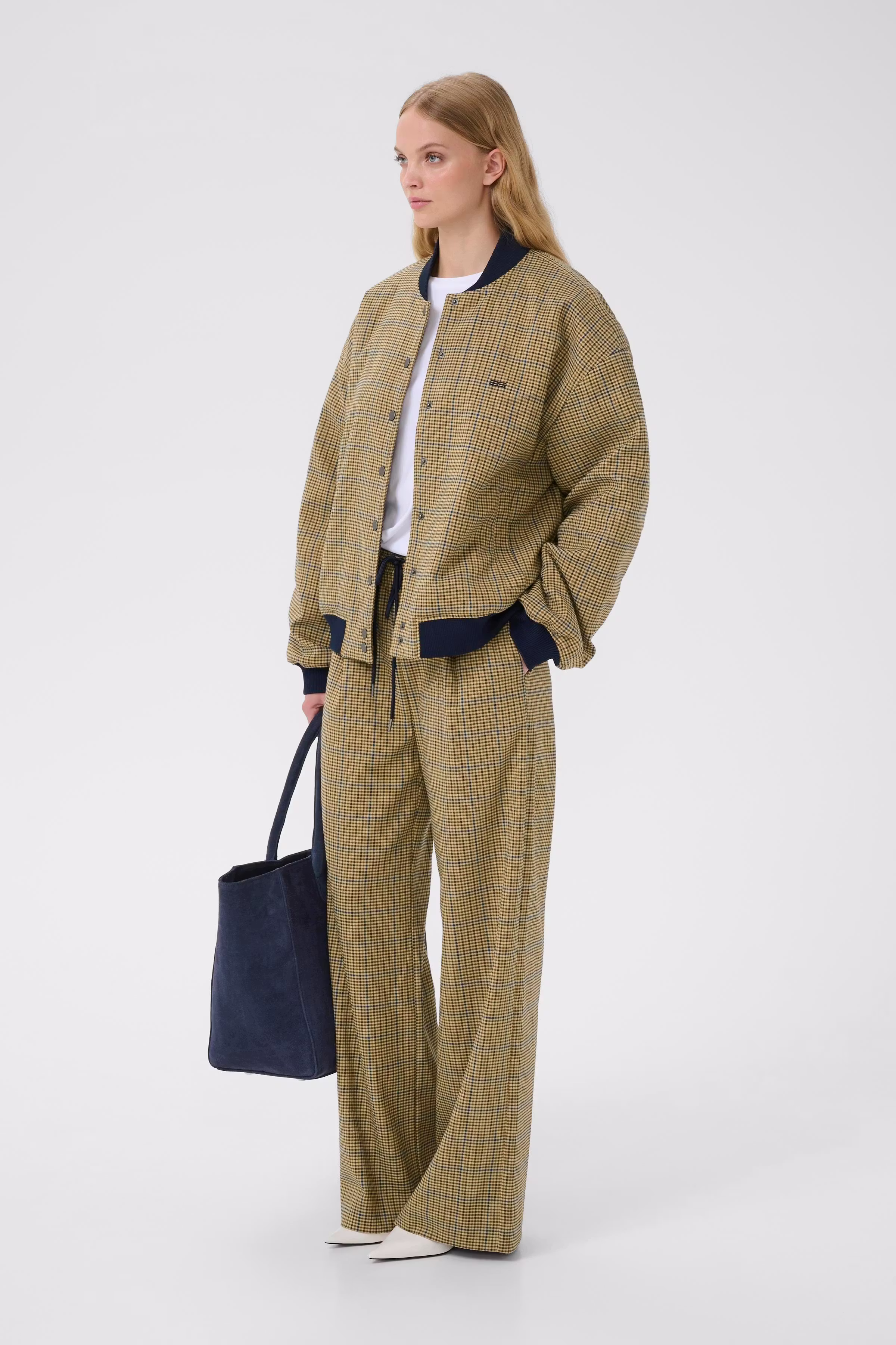 GZchicca Bomber jacket LOOKBOOK FRONT 10910893-108853