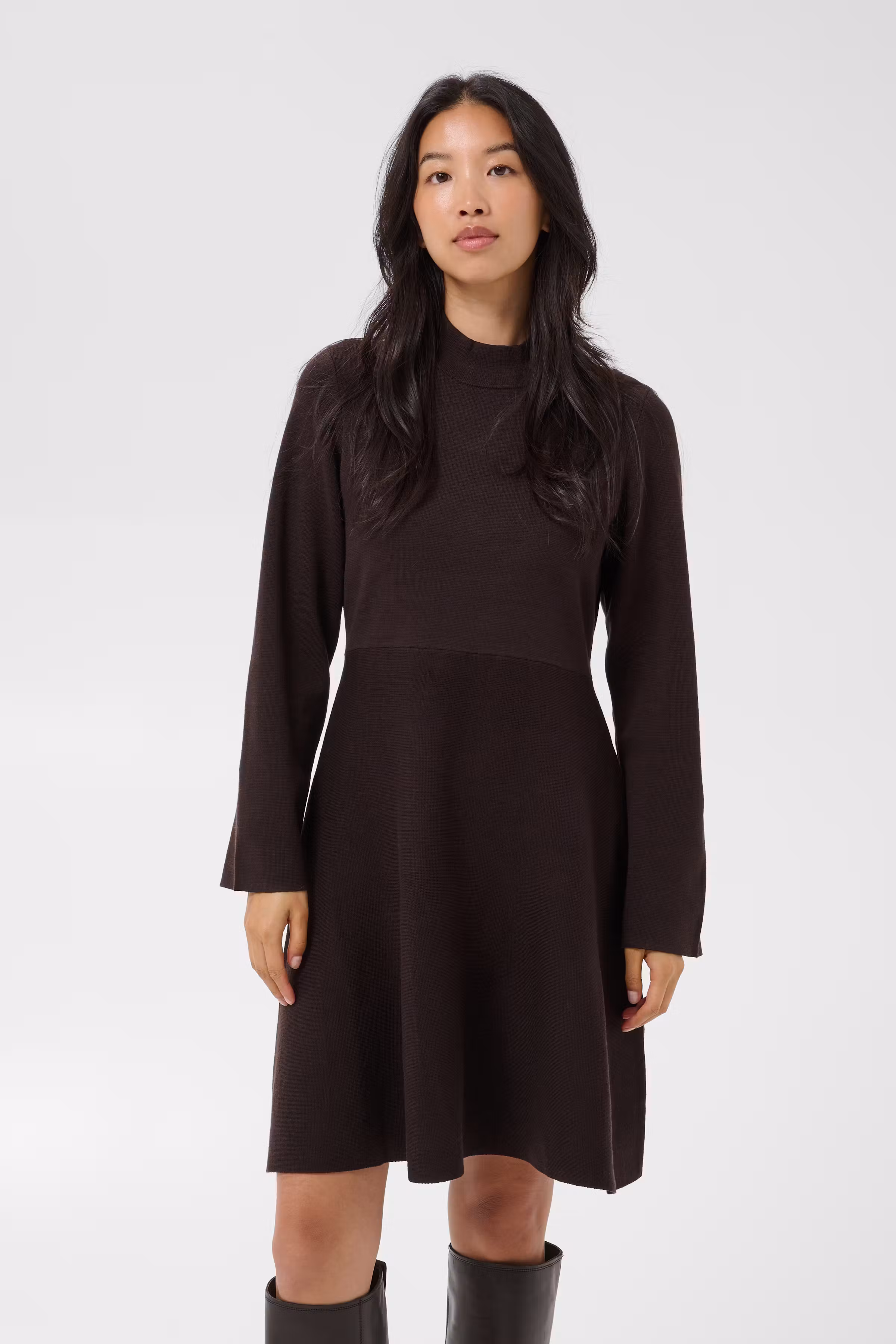 ChanisePW LOOKBOOK FRONT 30310839-191106