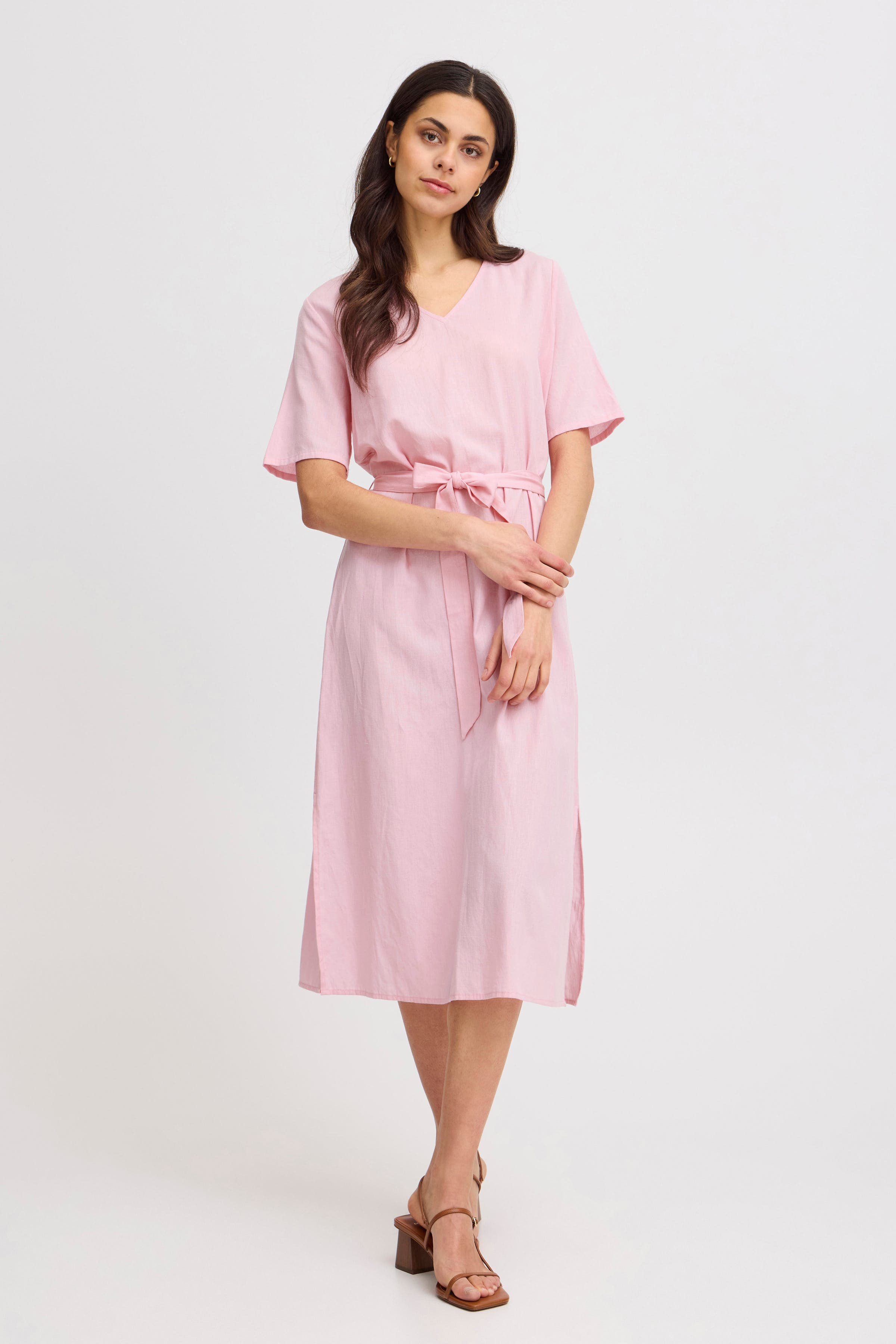 FRMADDIE Kjole LOOKBOOK FRONT 20613577-152218