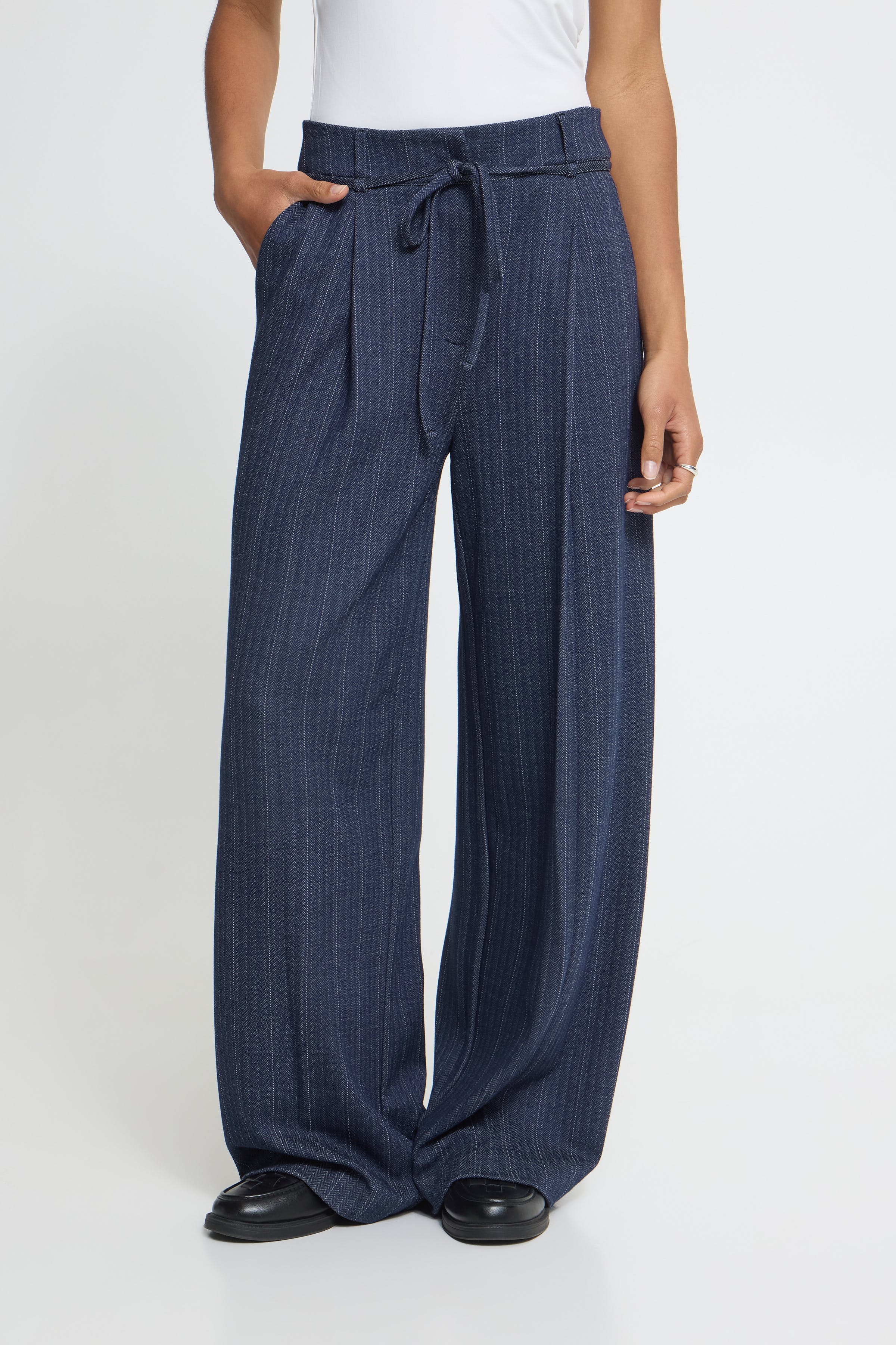 IHKATE Bukser LOOKBOOK FRONT 20126820-900012837