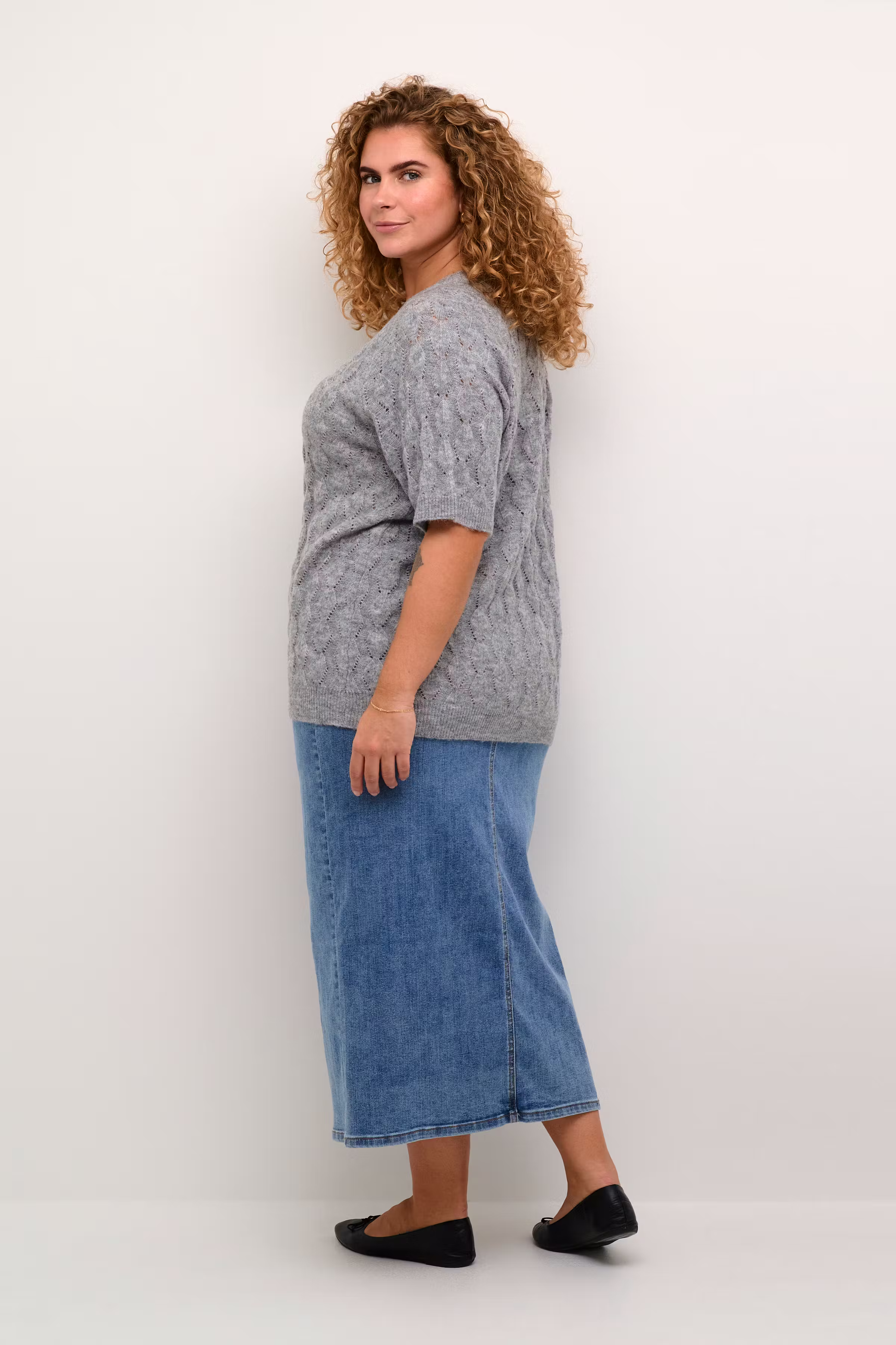 KCnalene Pullover LOOKBOOK BACK 10582388-100123