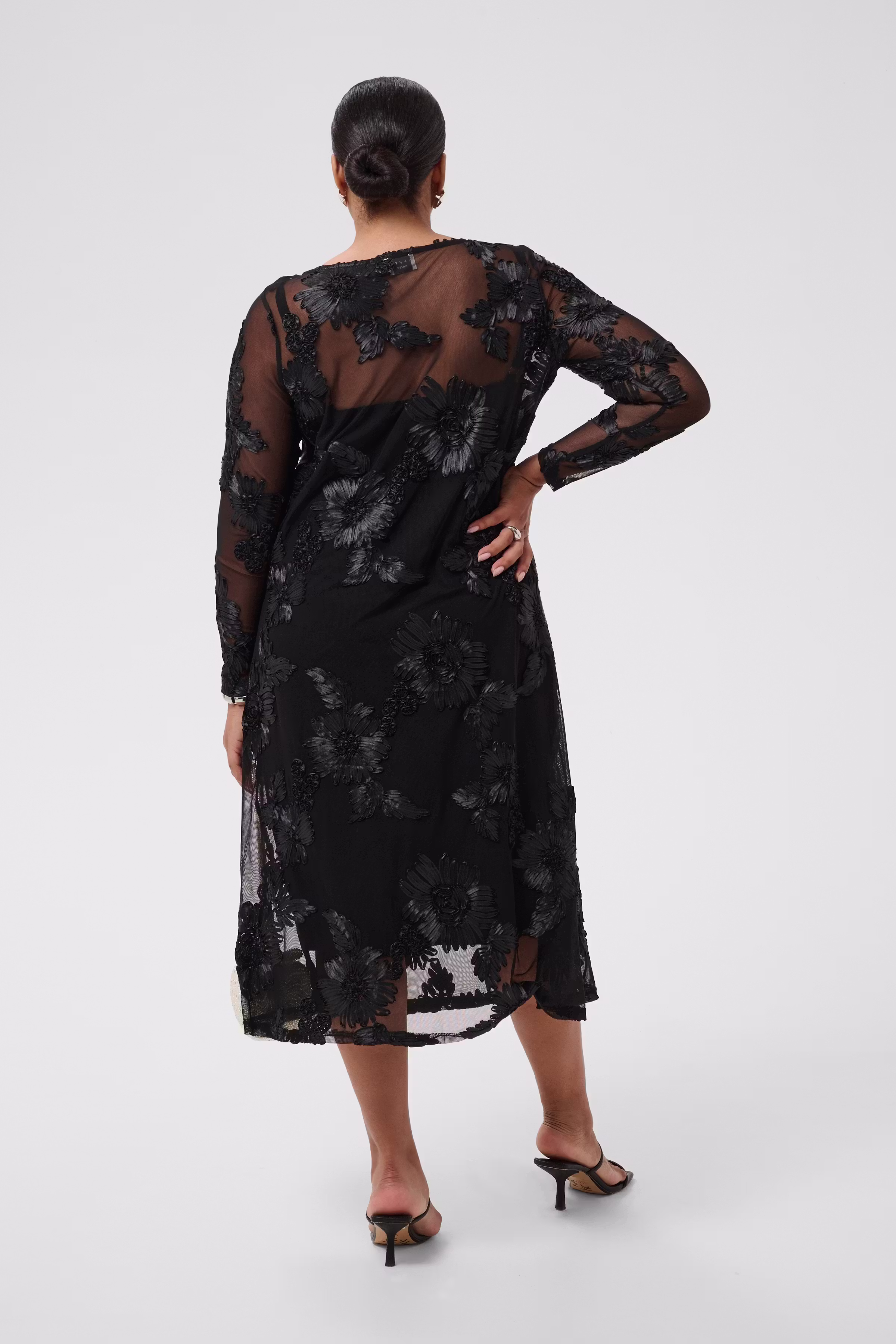 KCjuliana Kleid LOOKBOOK BACK 10584350-100121