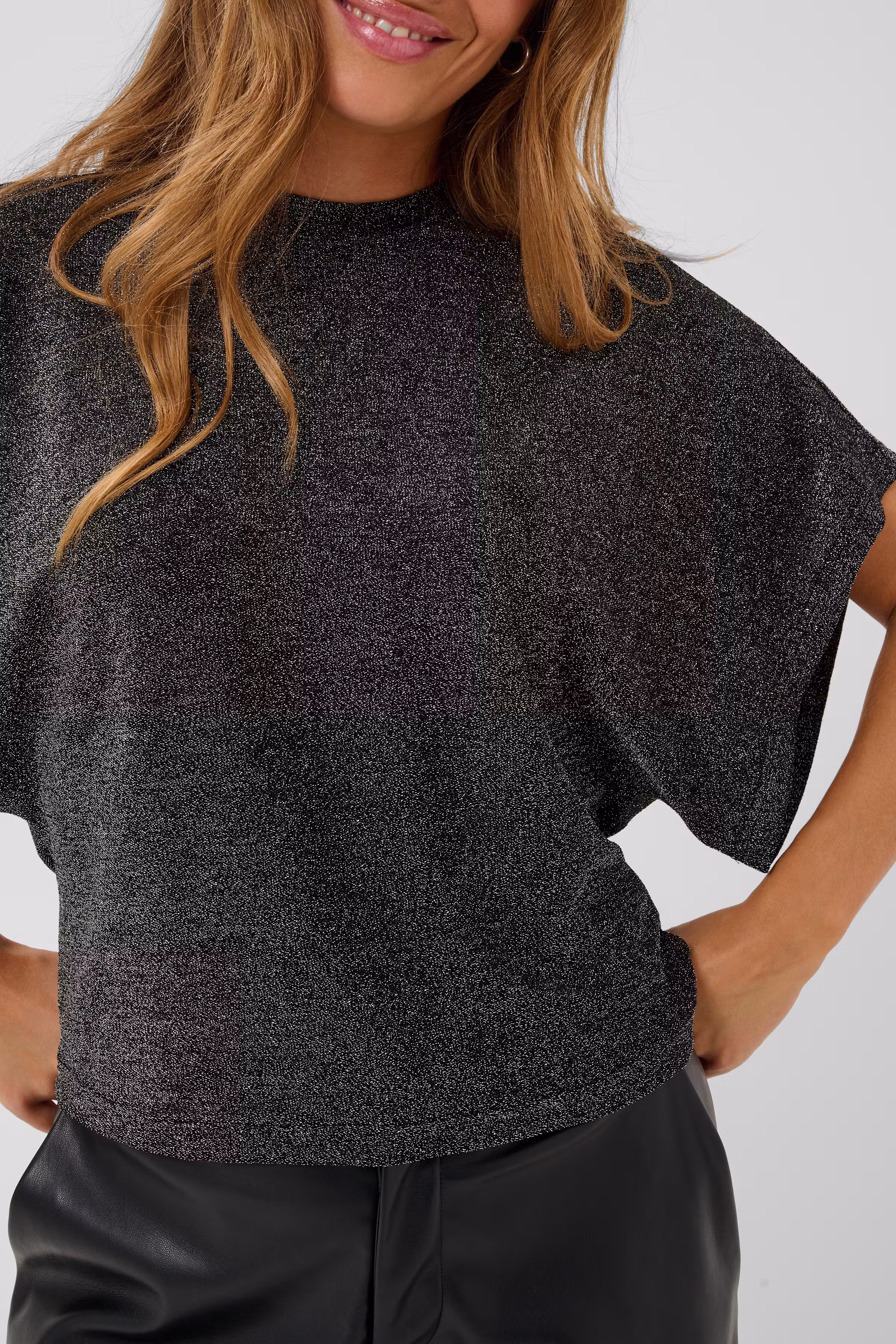 KArebecca T-shirt LOOKBOOK DETAIL 10512393-110076