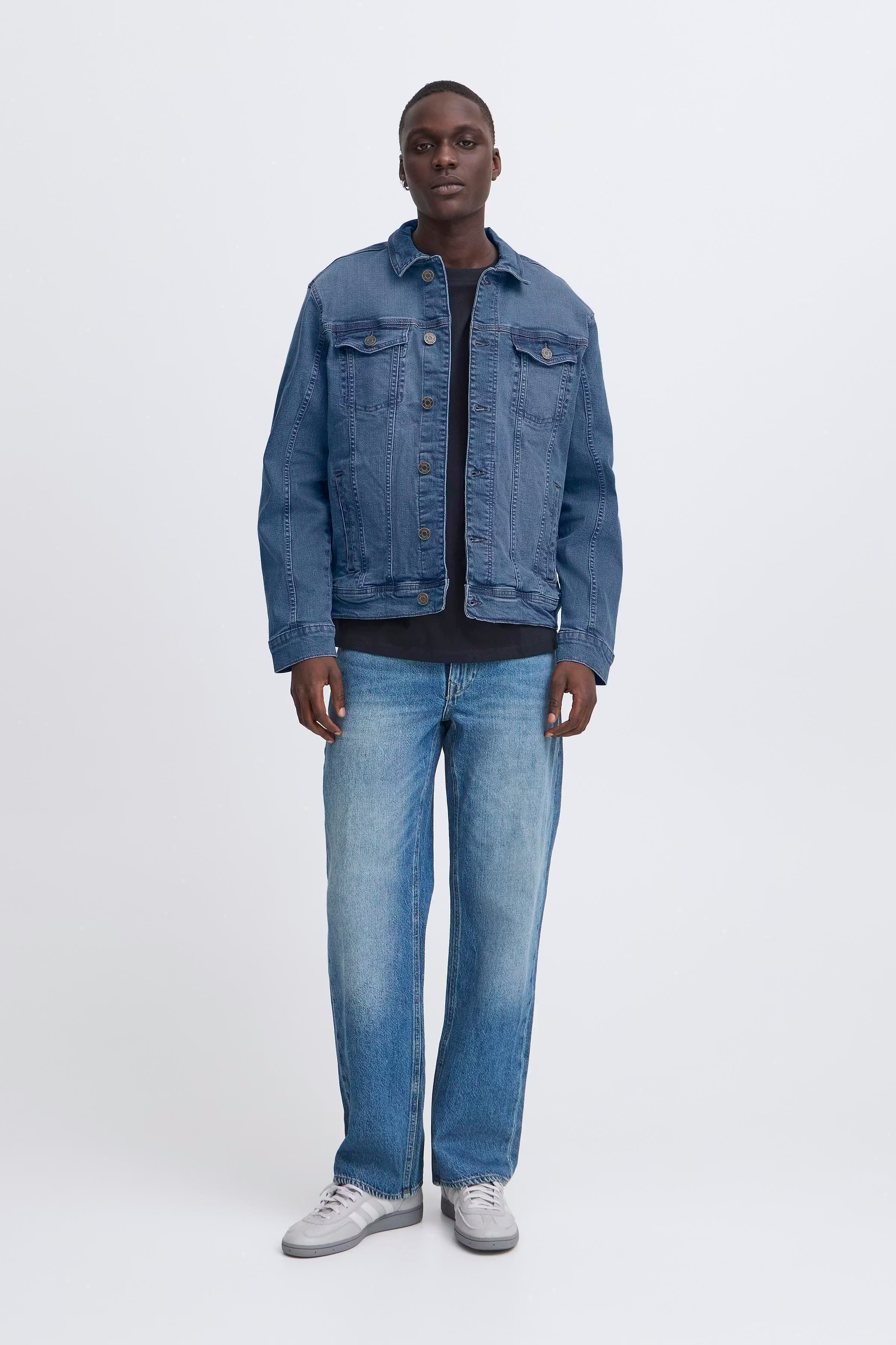 Outerwear LOOKBOOK FRONT 20710737-200291