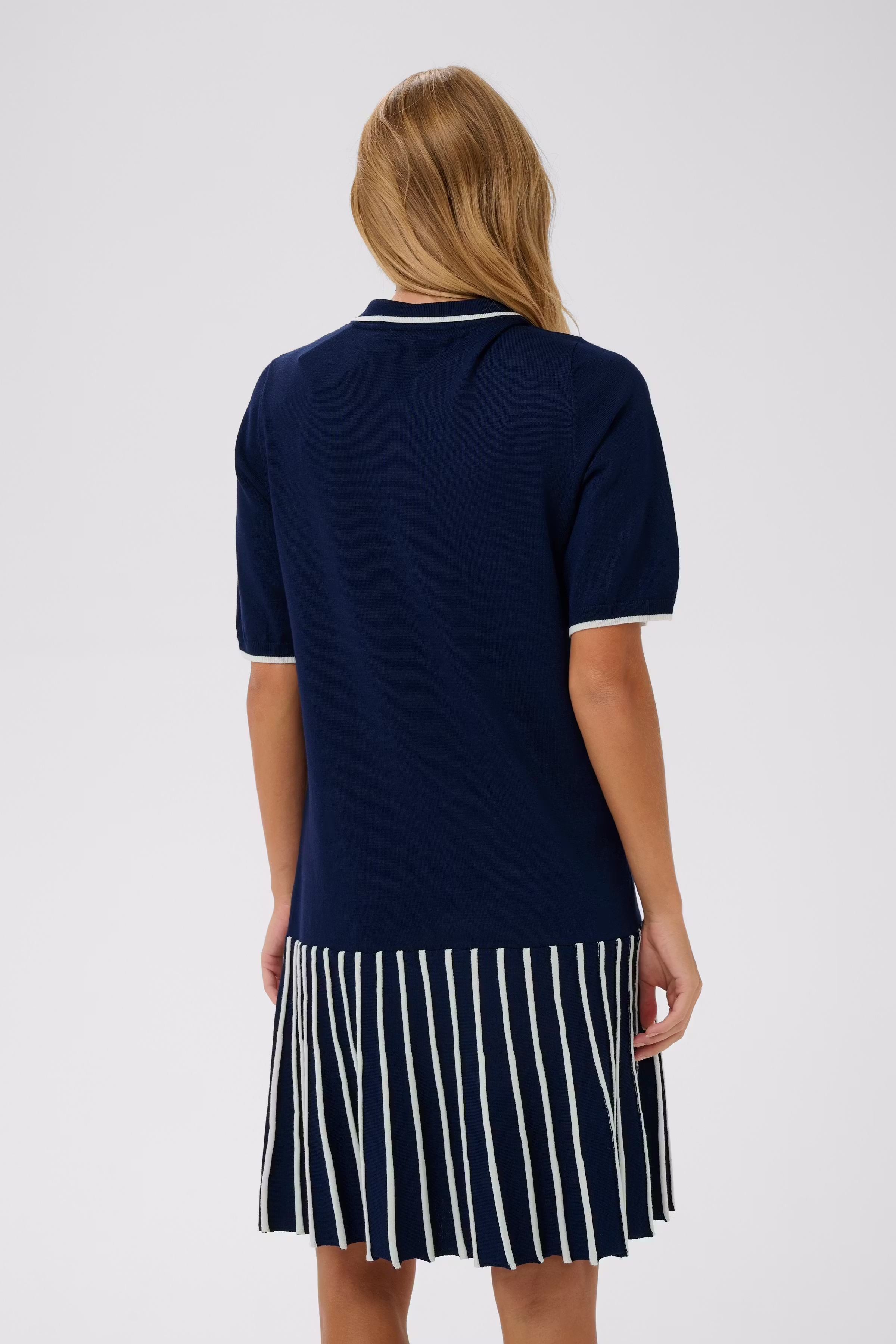 MilannaSZ Kjole LOOKBOOK DETAIL 30514690-193812