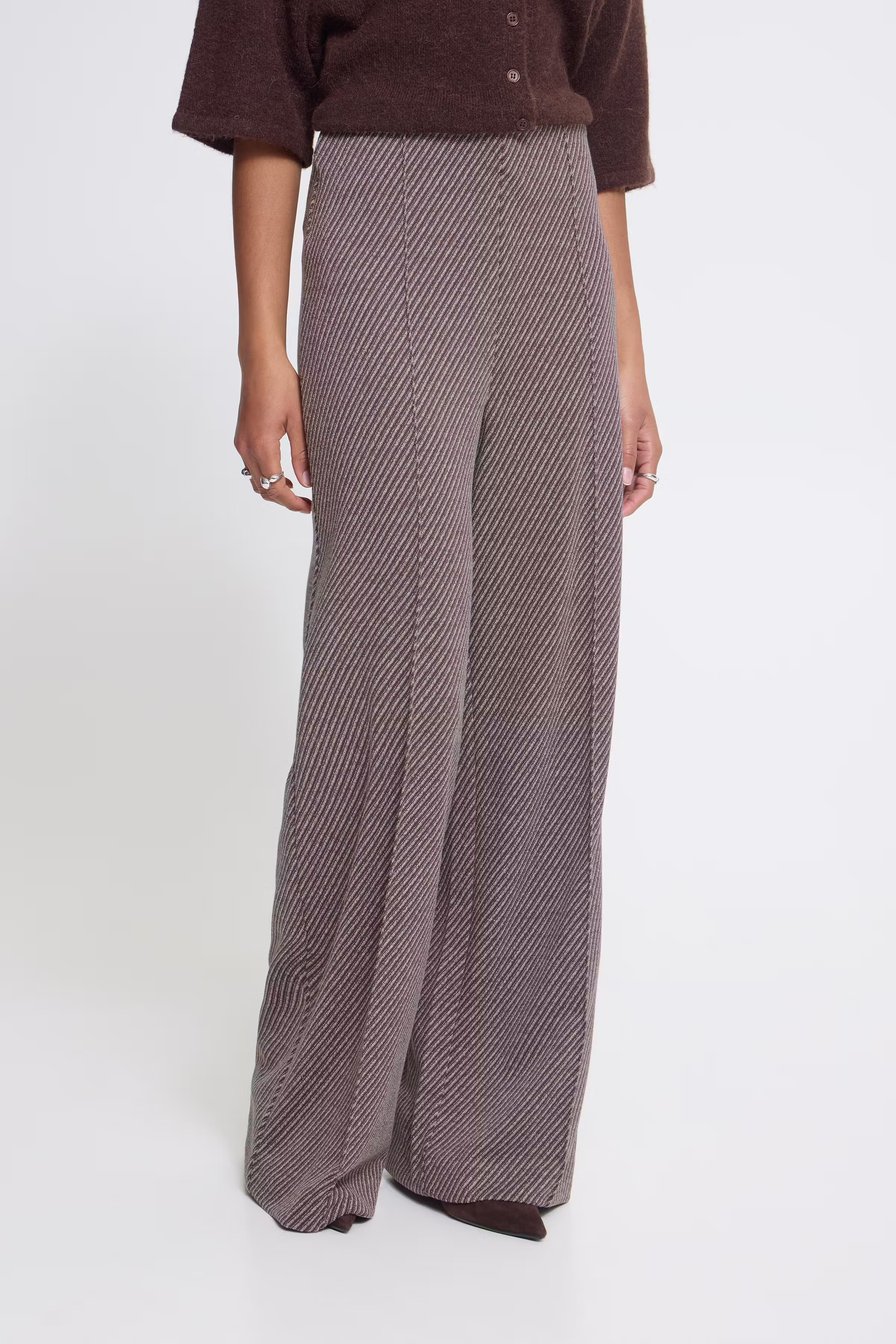 IHKATE Trousers LOOKBOOK FRONT 20127083-900009668