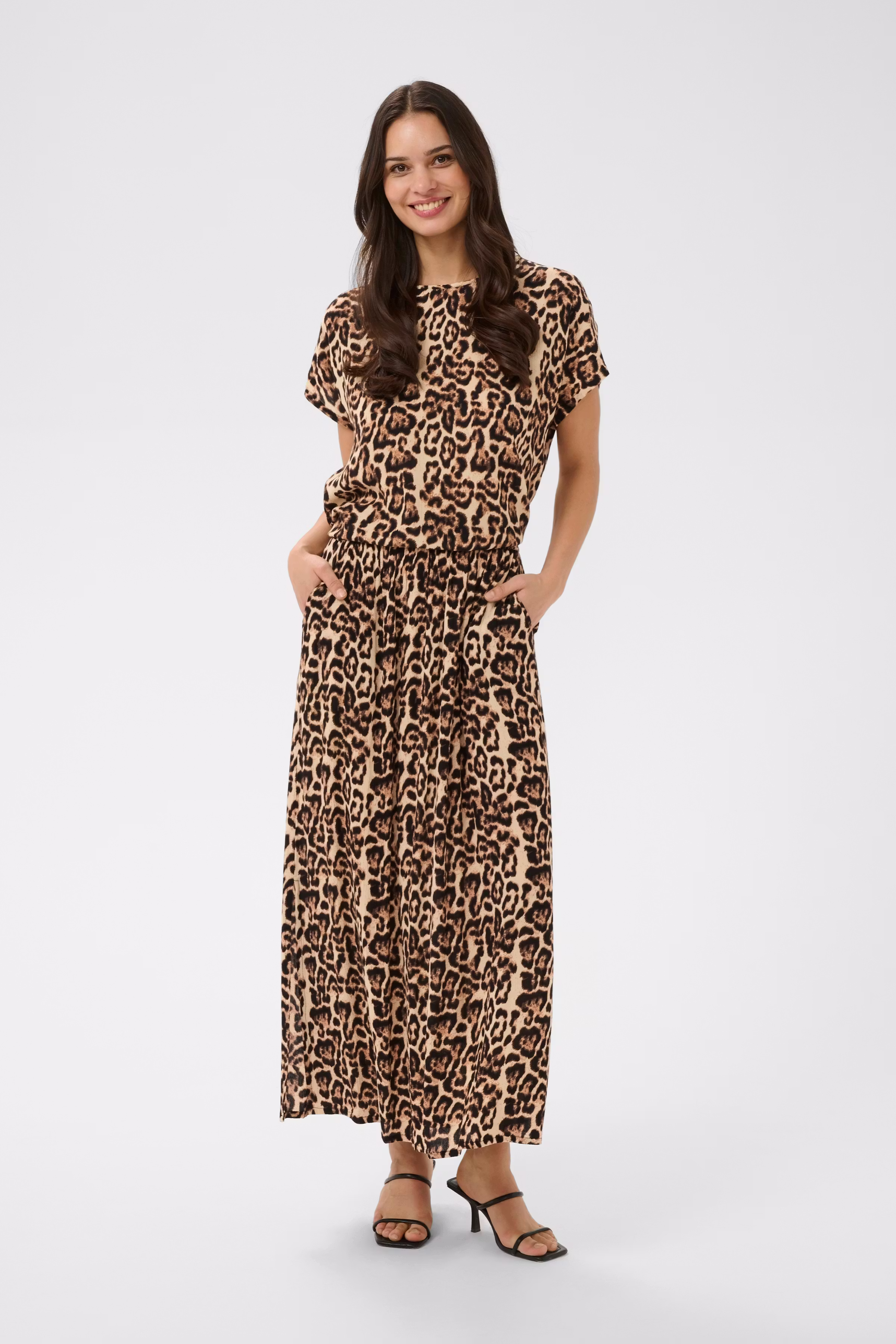 KAedita Skjørt LOOKBOOK FRONT 10509813-107281