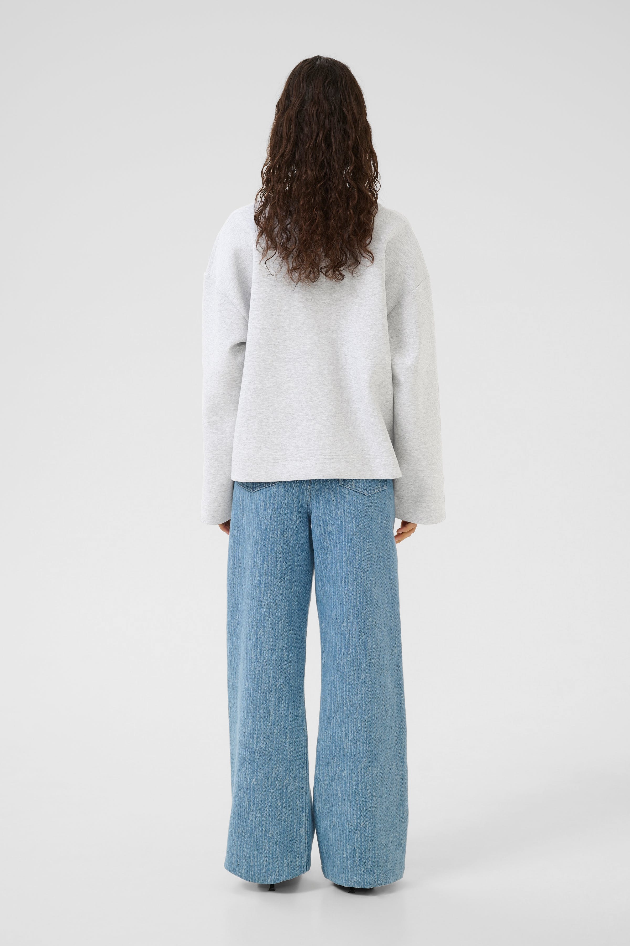 KBUrselina Sweatshirt LOOKBOOK BACK 10105380-103702