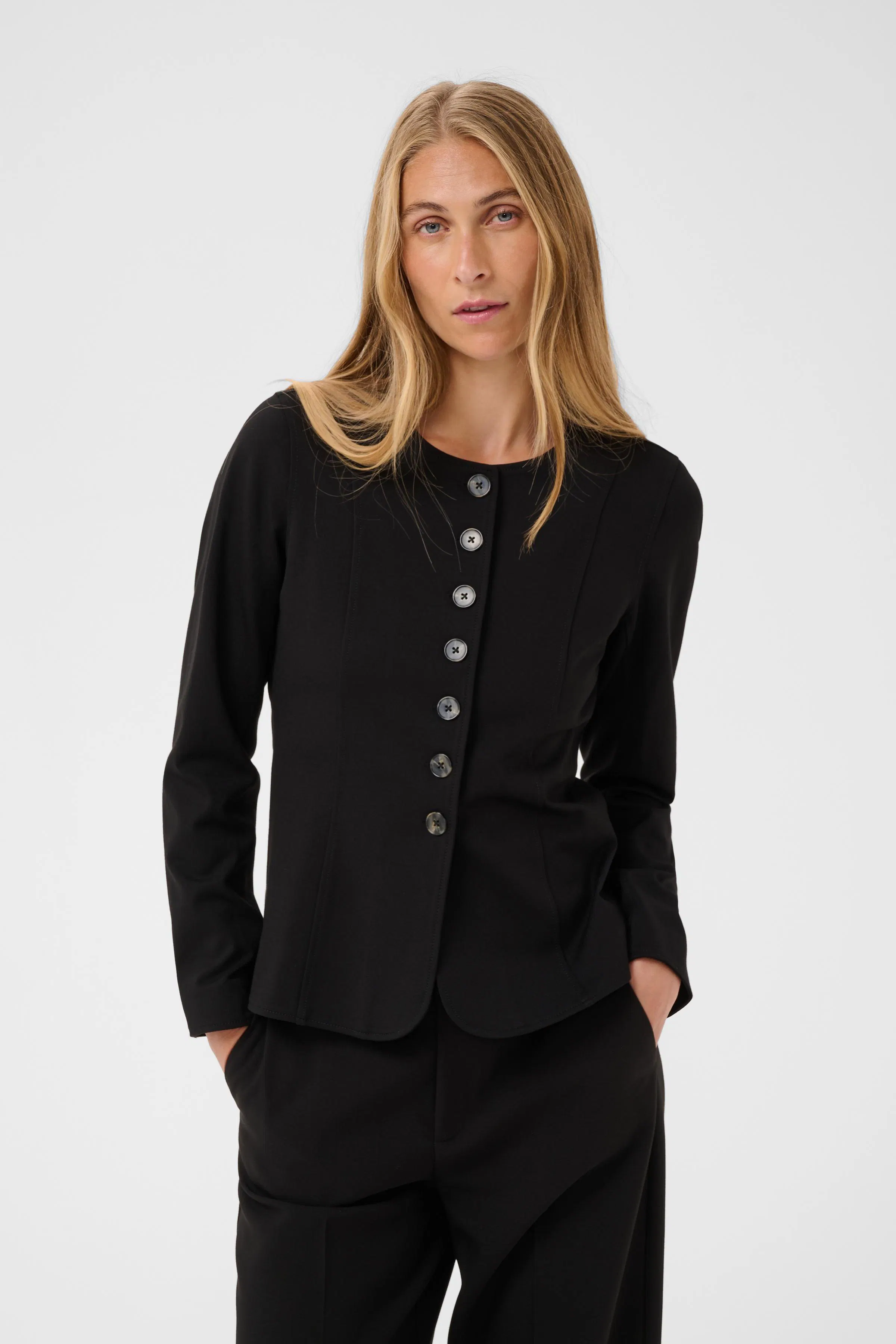 CaridadPW Blazer LOOKBOOK FRONT 30311162-194008