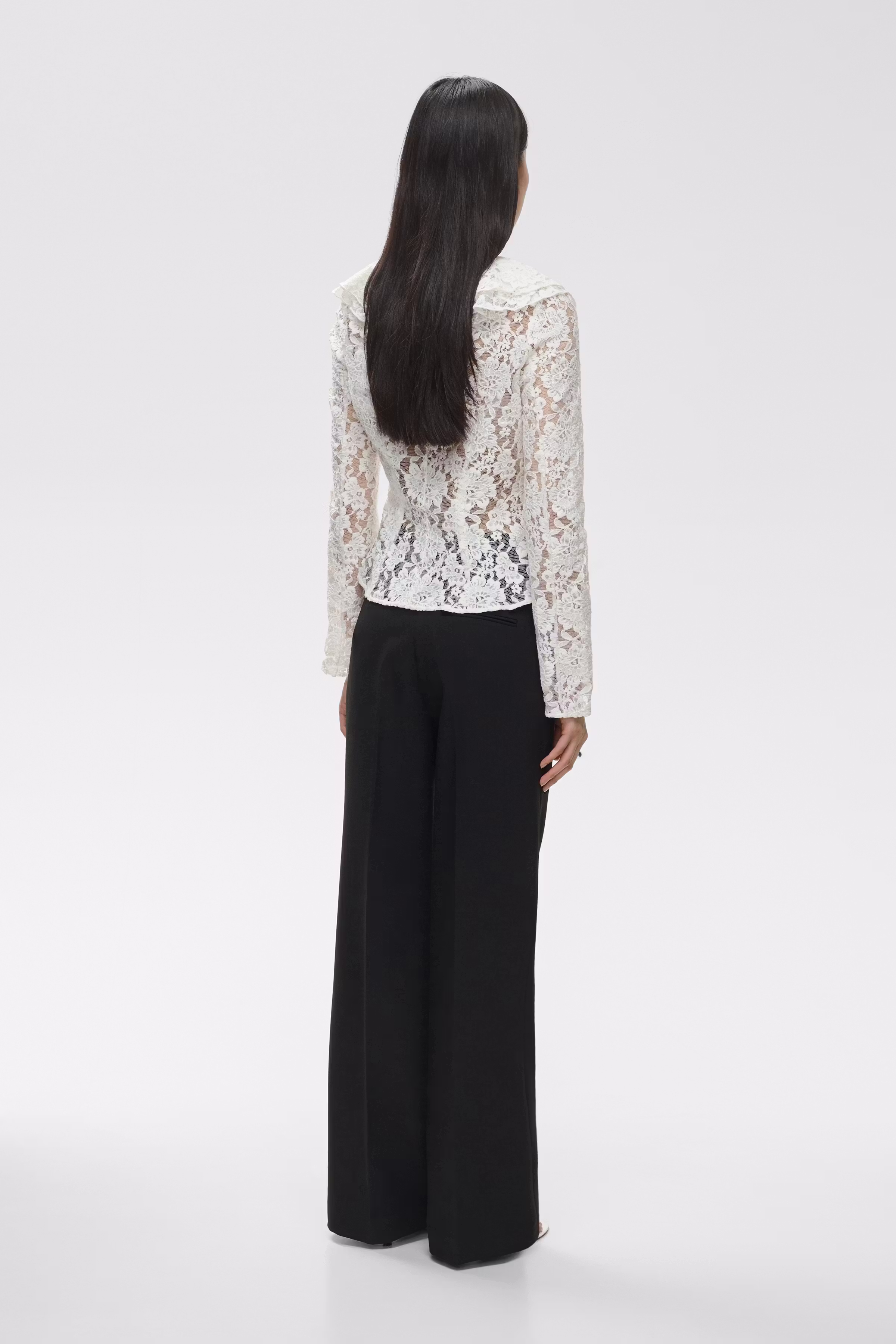 IOTIERRA BLUSE LOOKBOOK FRONT 30600584-WH010