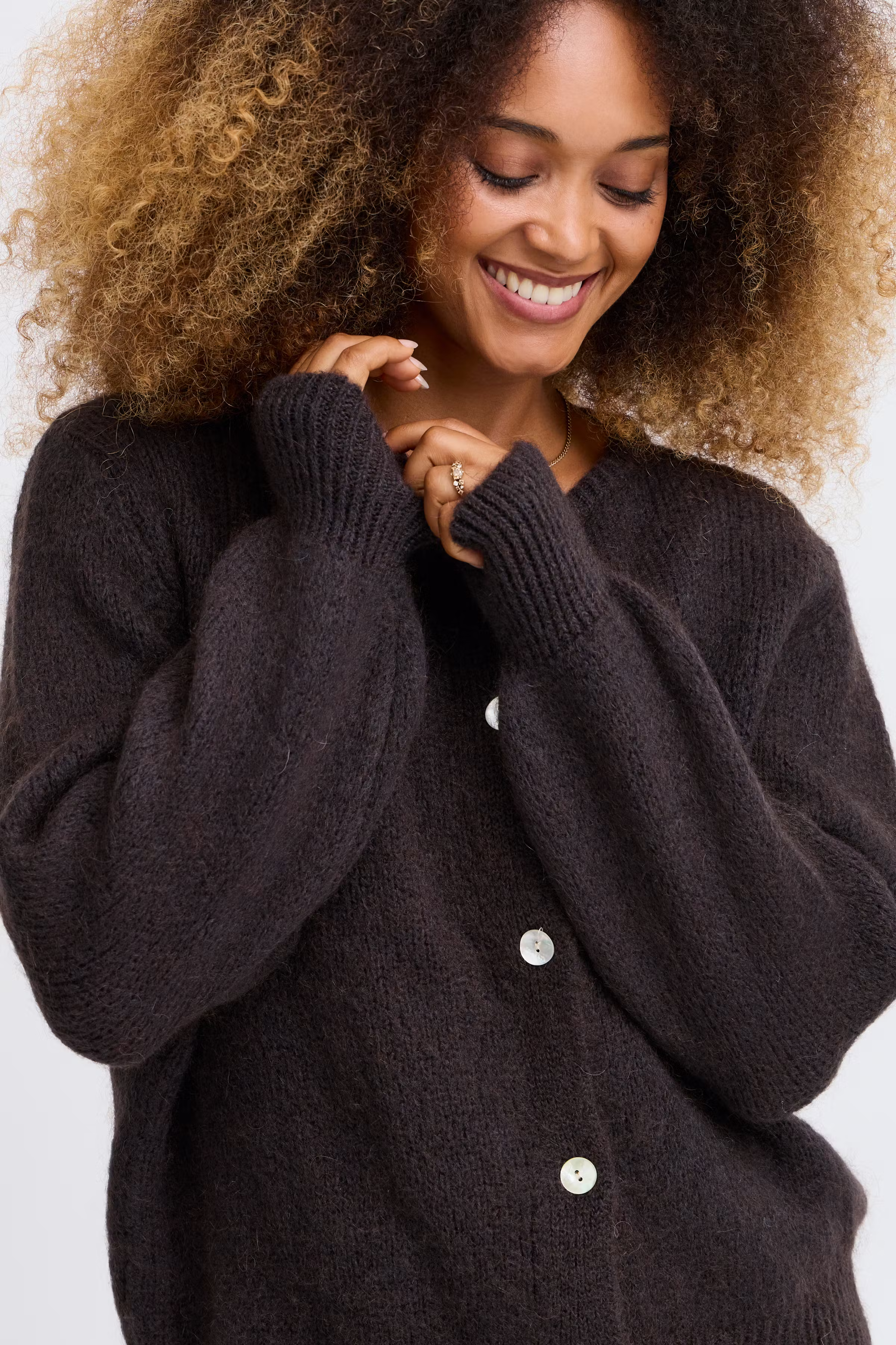 SBGULVIG Cardigan LOOKBOOK DETAIL 22100655-190912