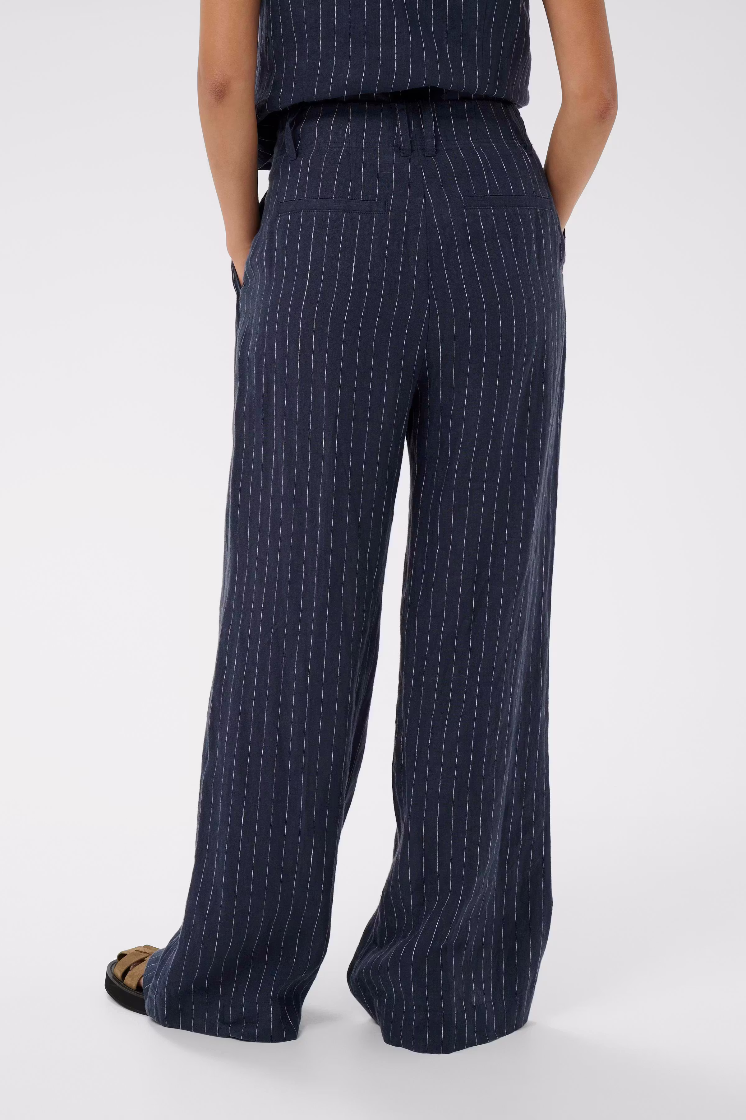AliyaPW Hose LOOKBOOK BACK 30310443-304797