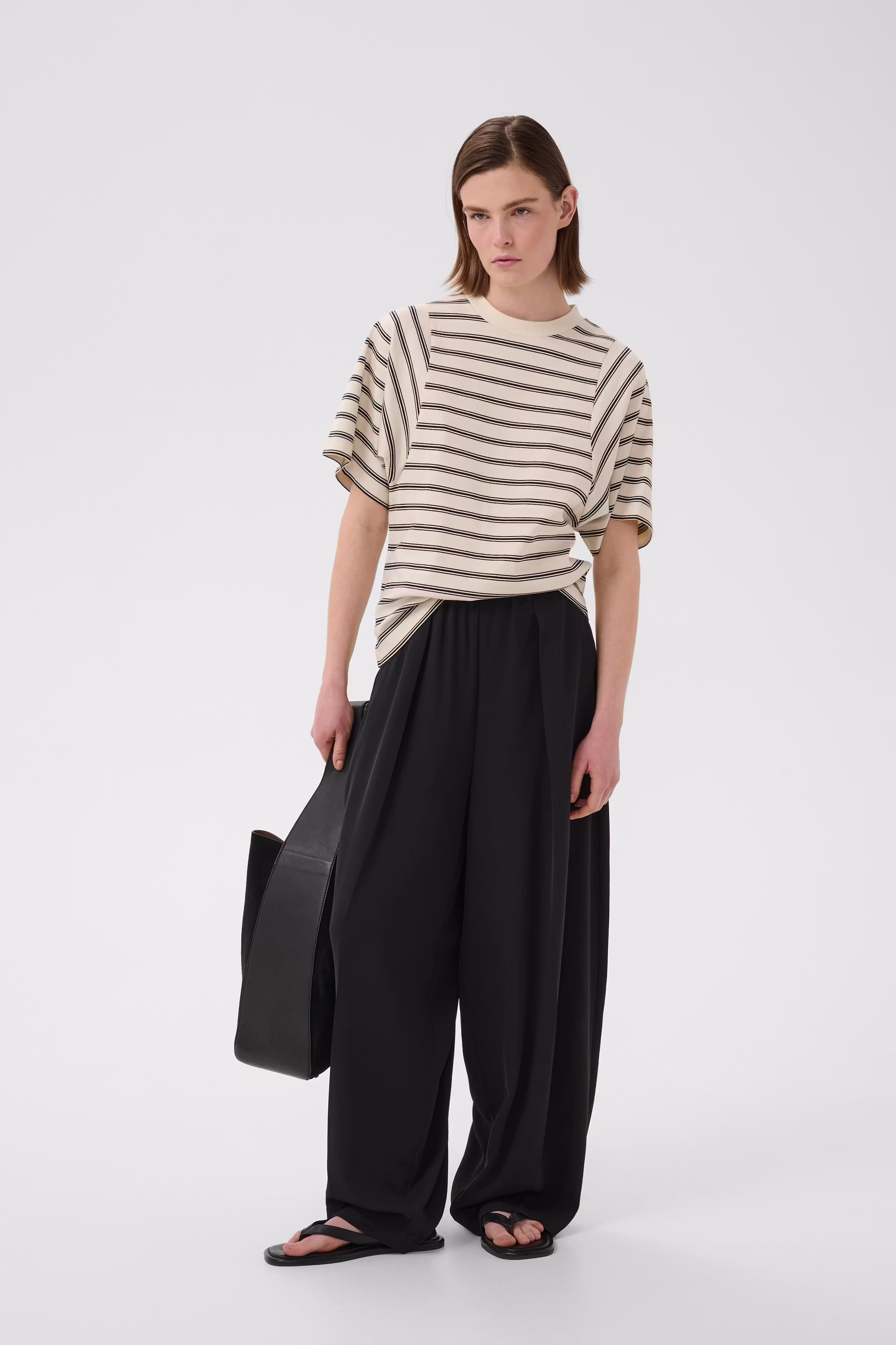 QAILEYIW Trousers LOOKBOOK FRONT 30112671-194008