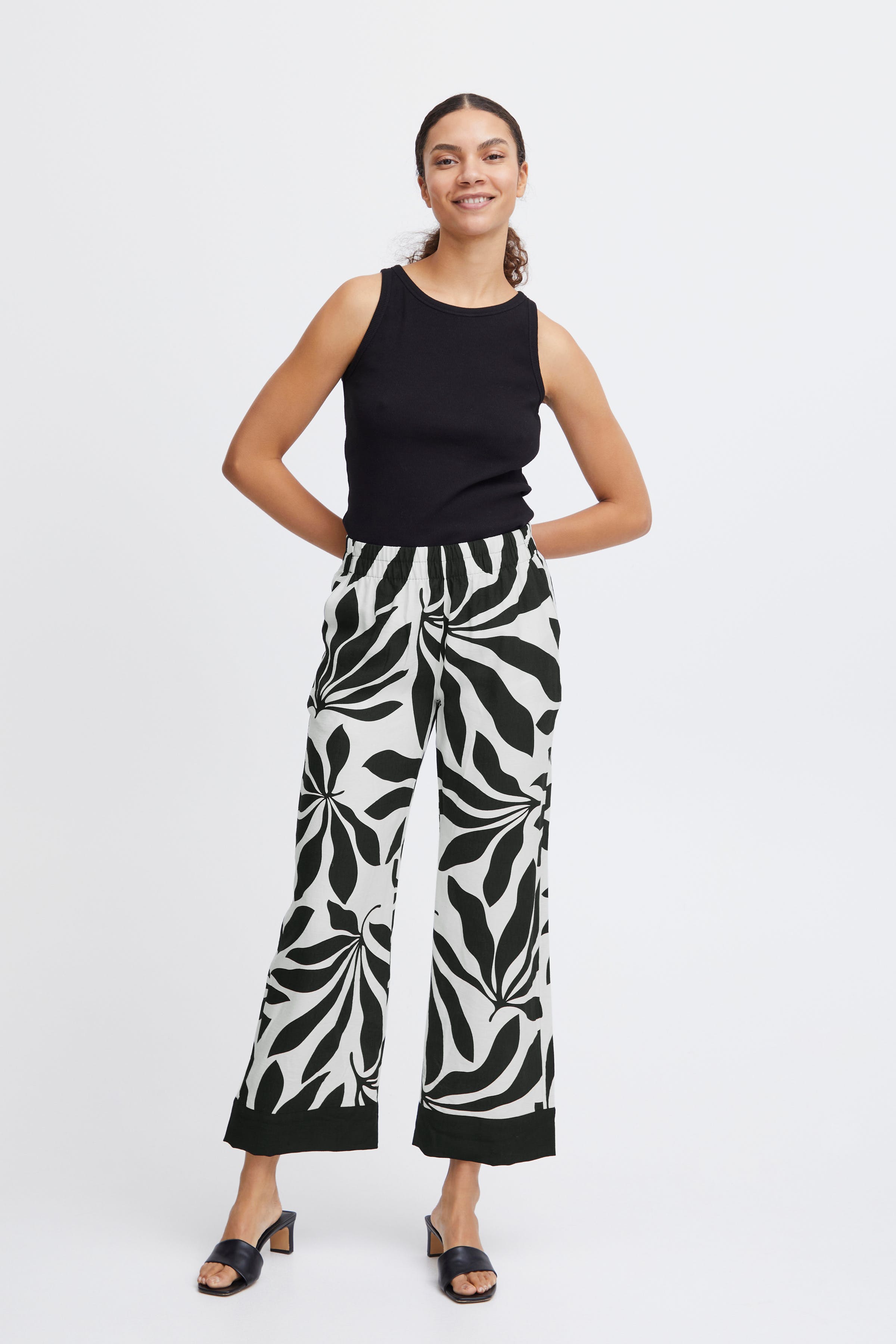 BYJANINA Byxor LOOKBOOK FRONT 20814898-203167