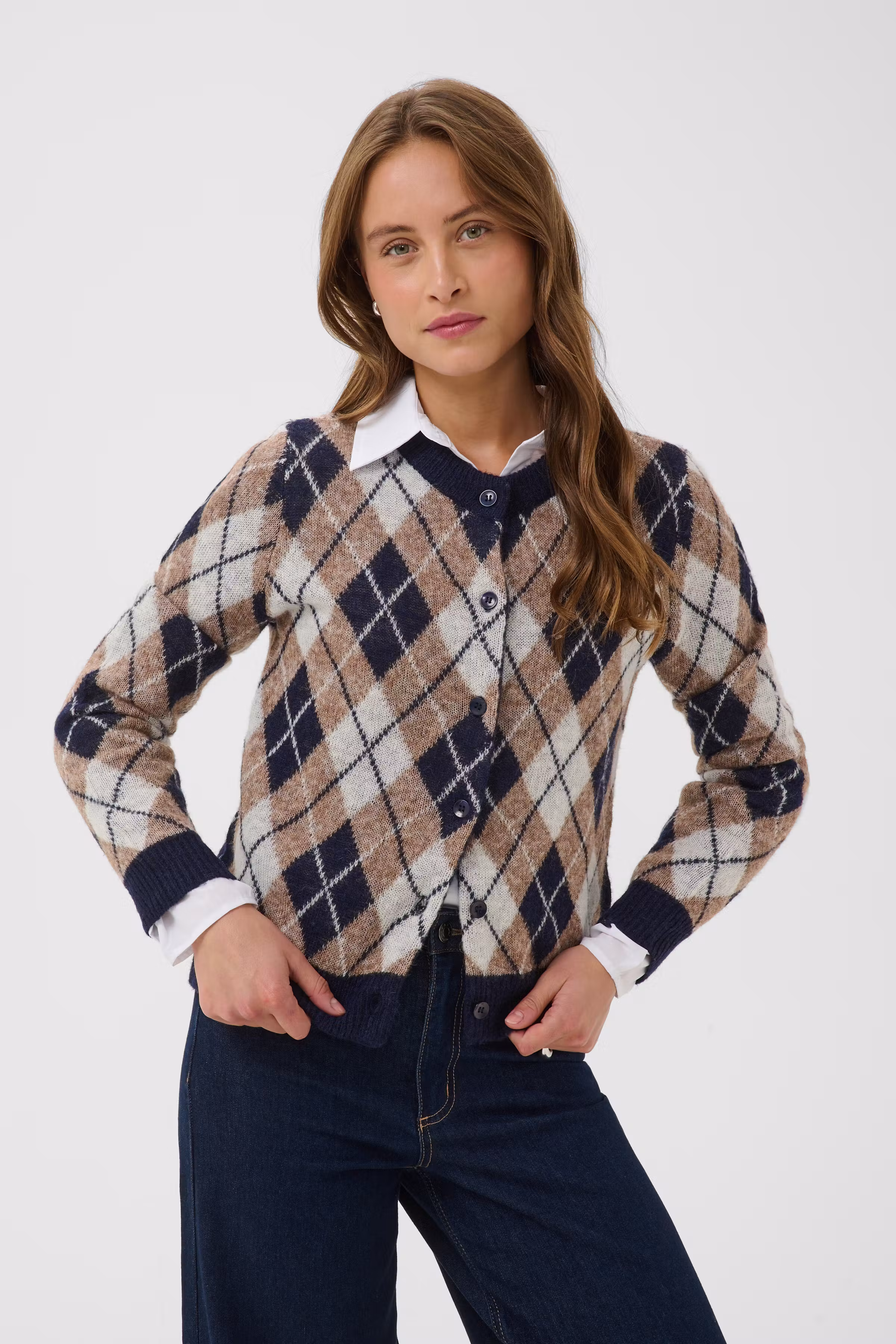 KAharlow Argyle Cardigan i ullblanding LOOKBOOK FRONT 10512423-1000645
