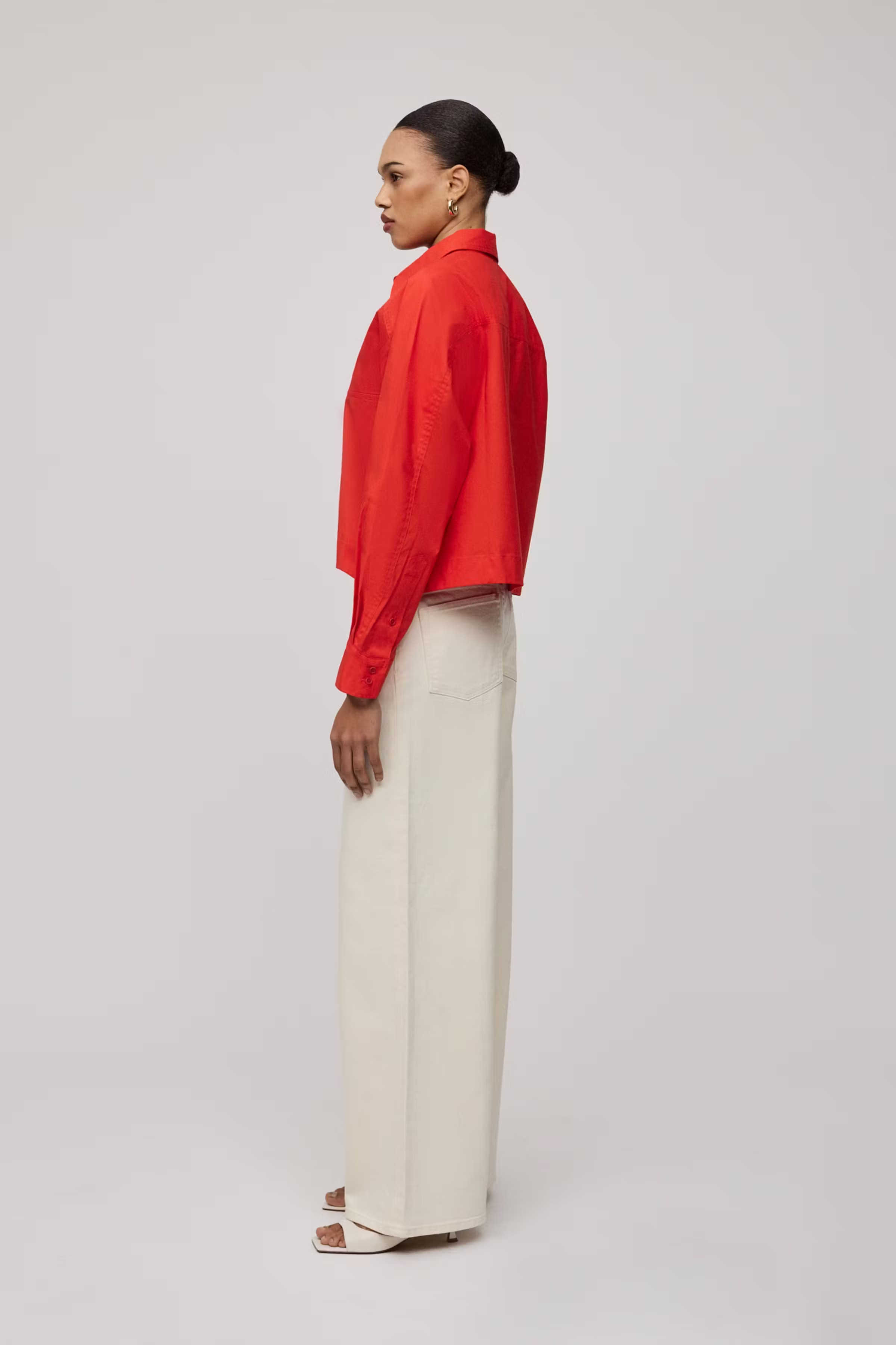 BRITTNEY Bluse LOOKBOOK FRONT 30600489-RE330