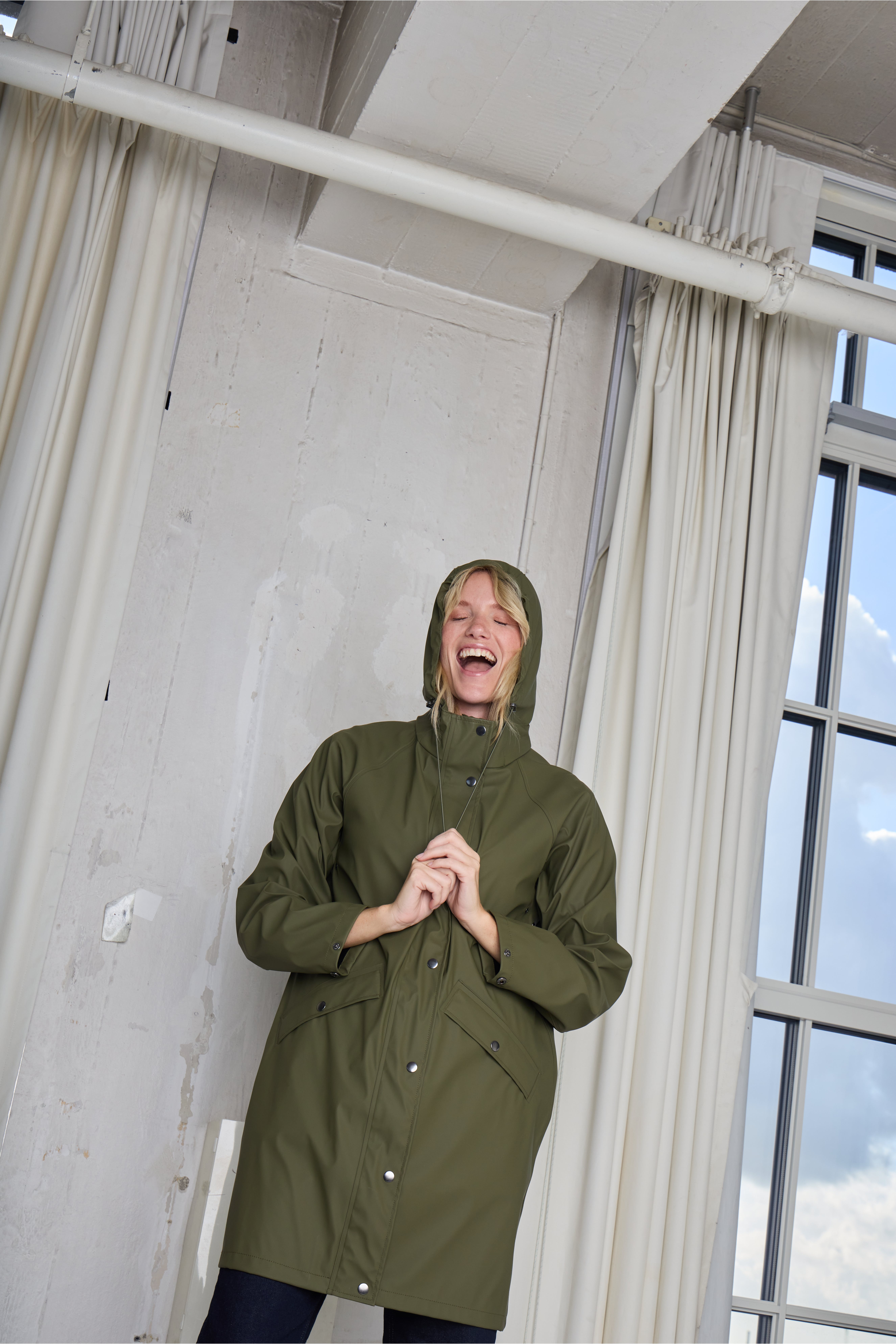 IHTAZI RAINCOAT LOCATION NONE 20102965-13024