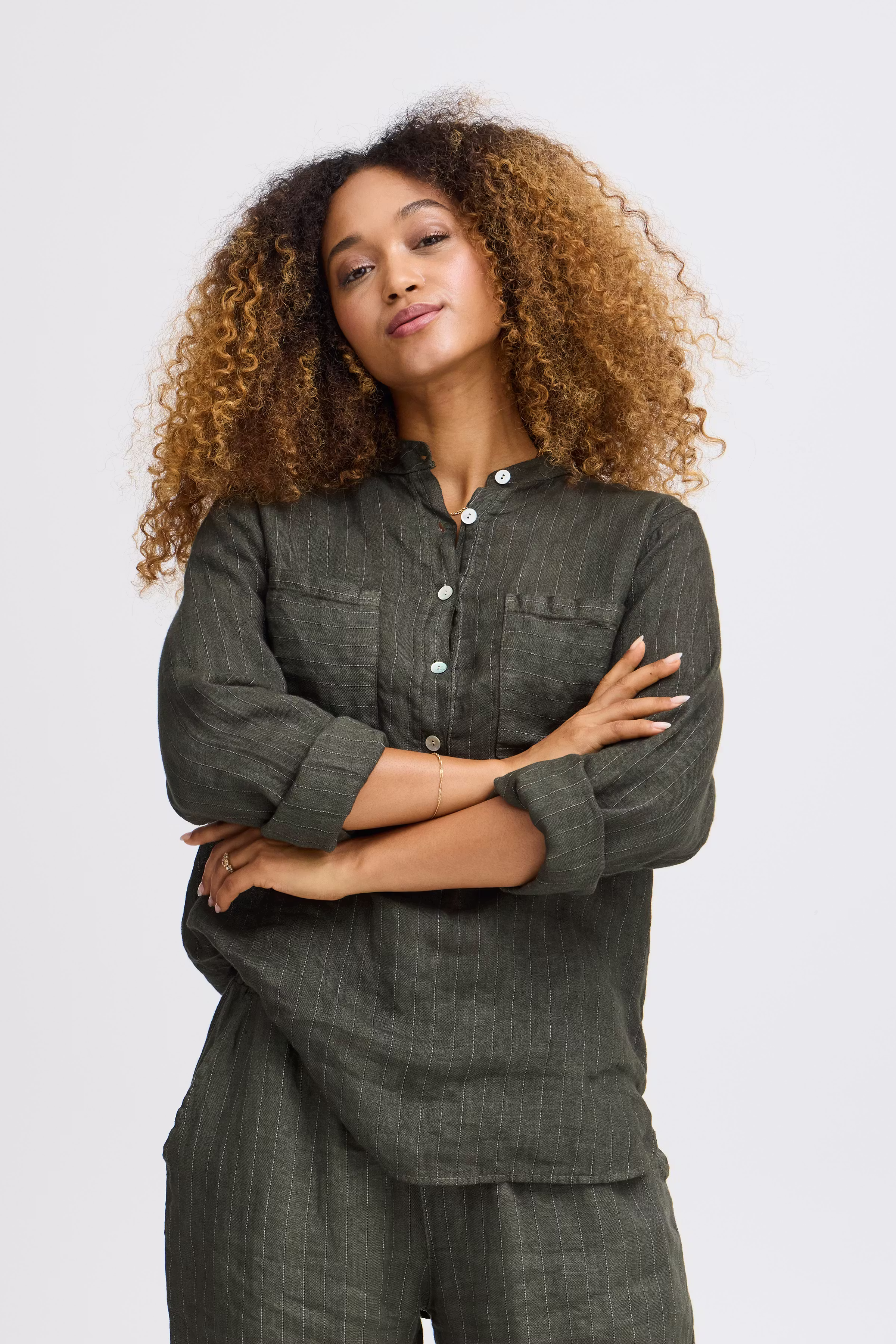 SBGABINA Bluse LOOKBOOK FRONT 22100564-180515