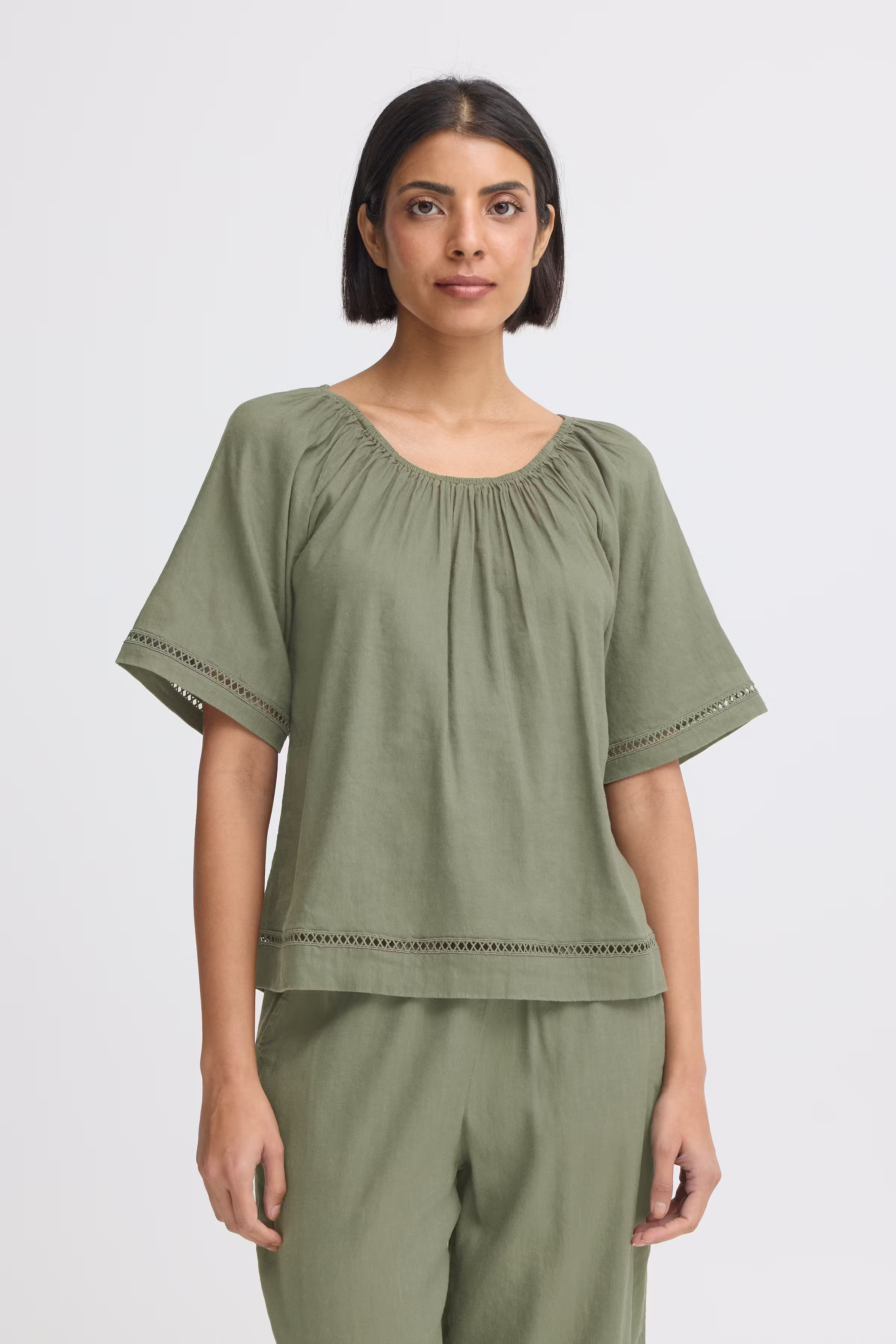 PZLUCA Bluse LOOKBOOK FRONT 50210438-180312