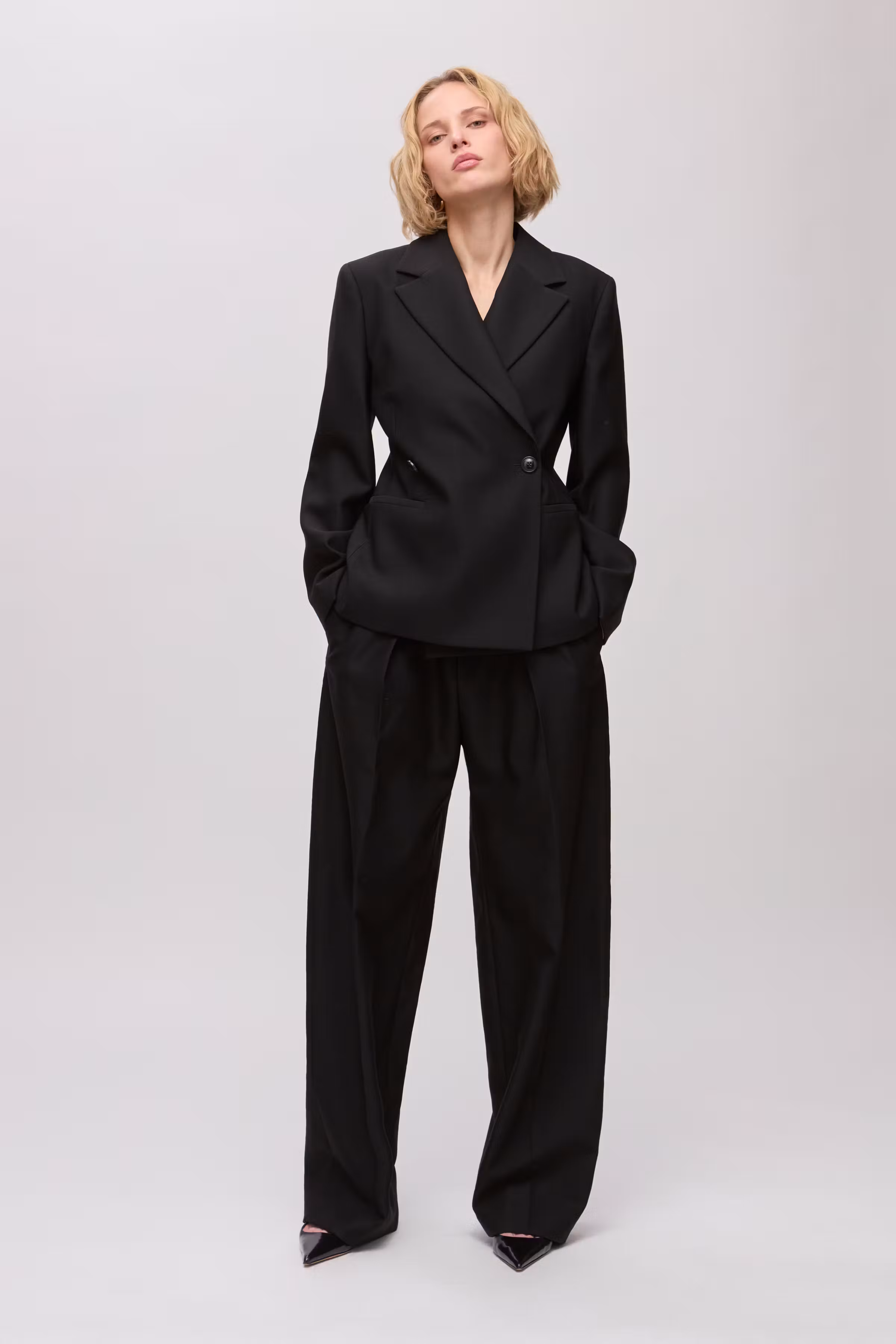 IOJolene Blazer LOOKBOOK FRONT 30600129-BK999