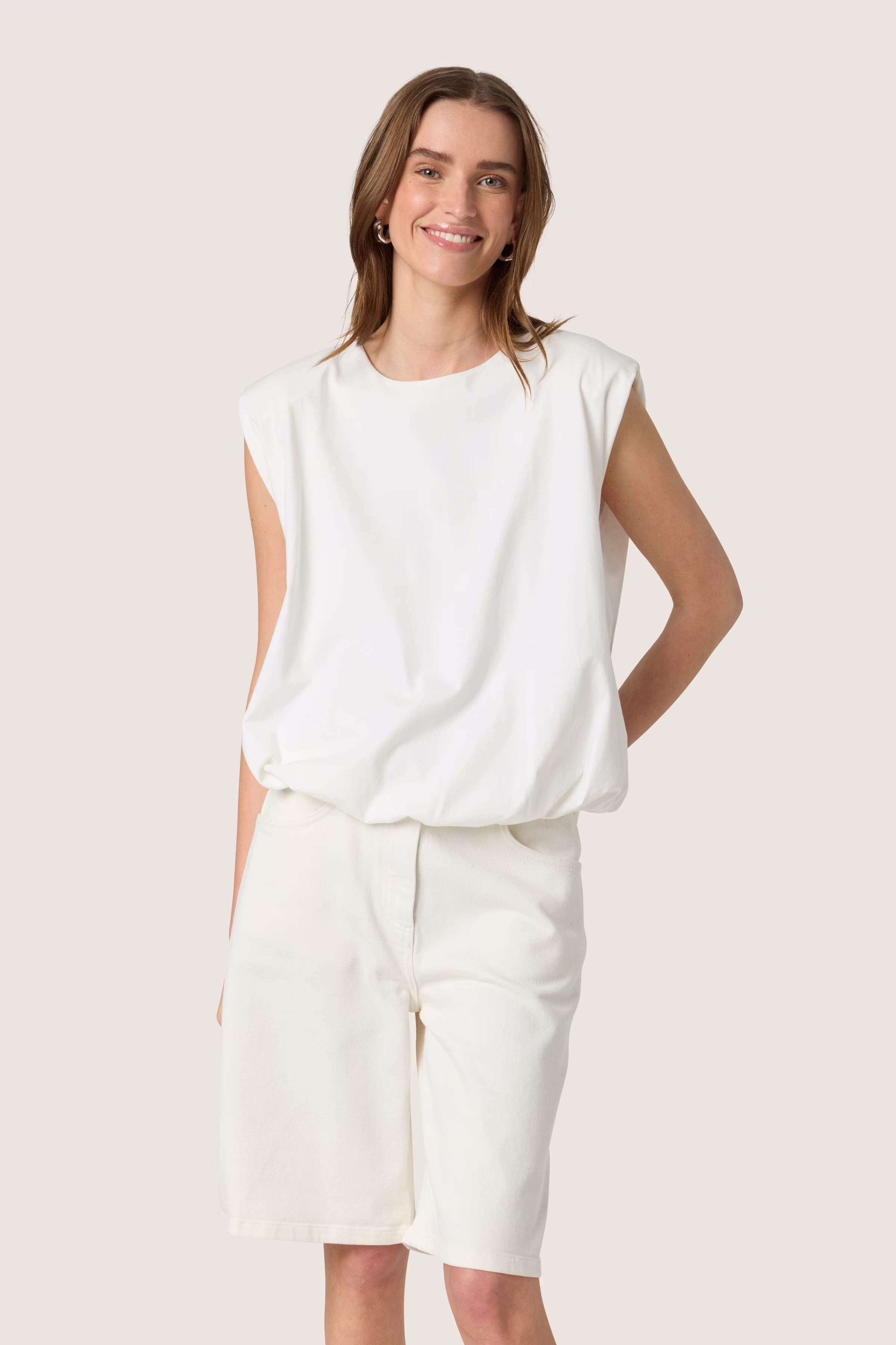 SLJina Top LOOKBOOK FRONT 30408300-111001