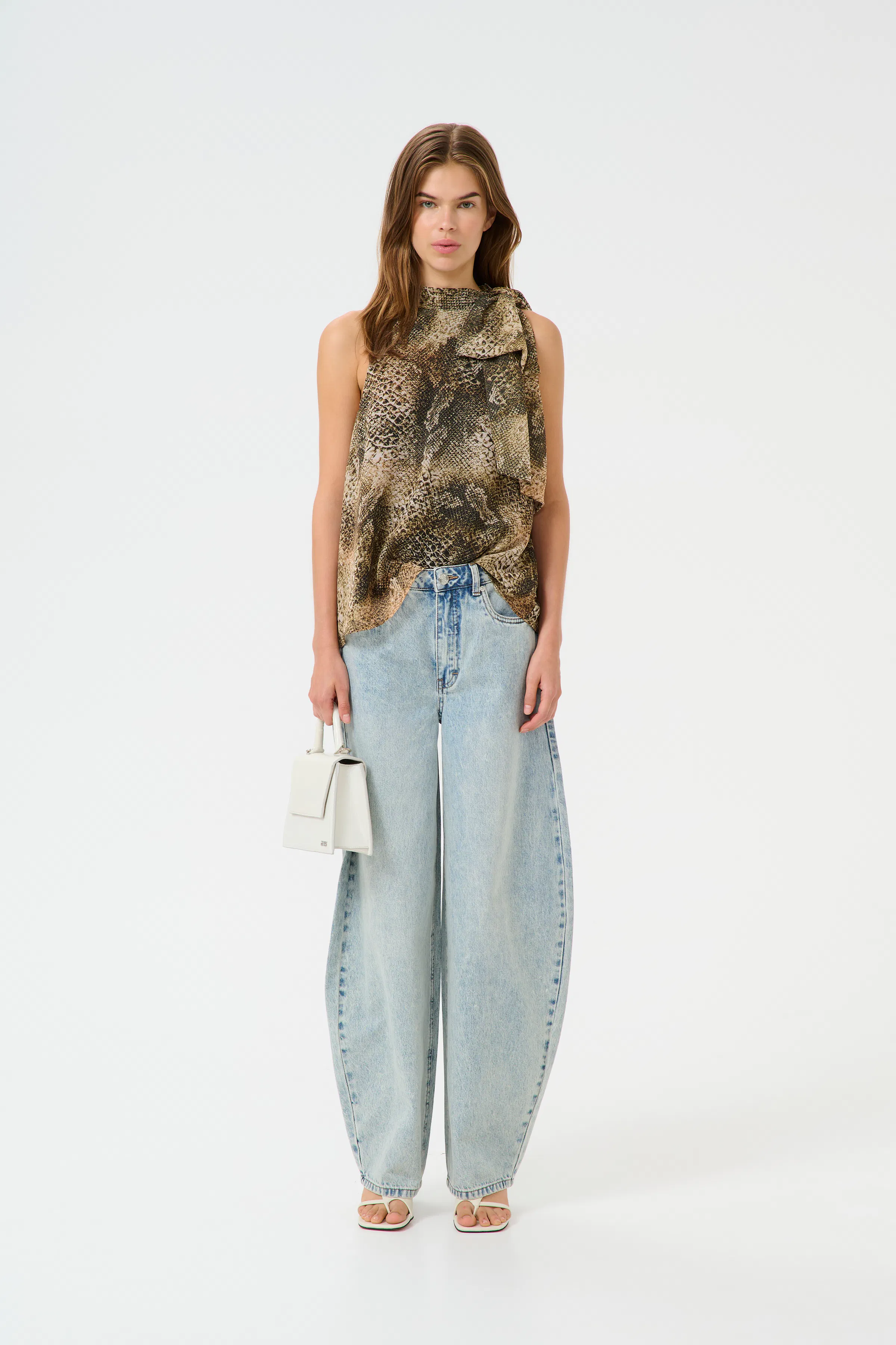 GZsanka Top LOOKBOOK FRONT 10910218-107549
