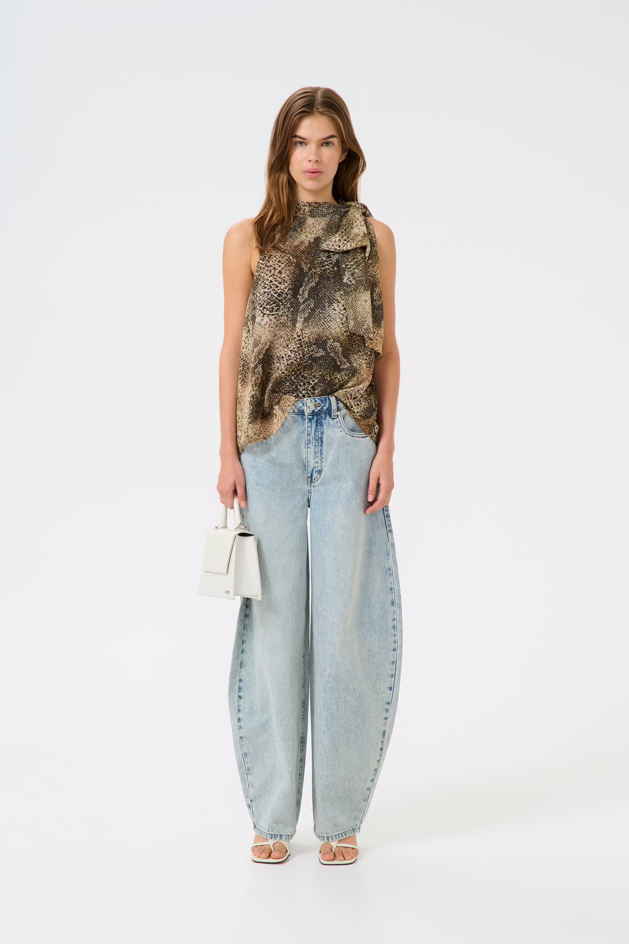 GZsanka Top LOOKBOOK FRONT 10910218-107549