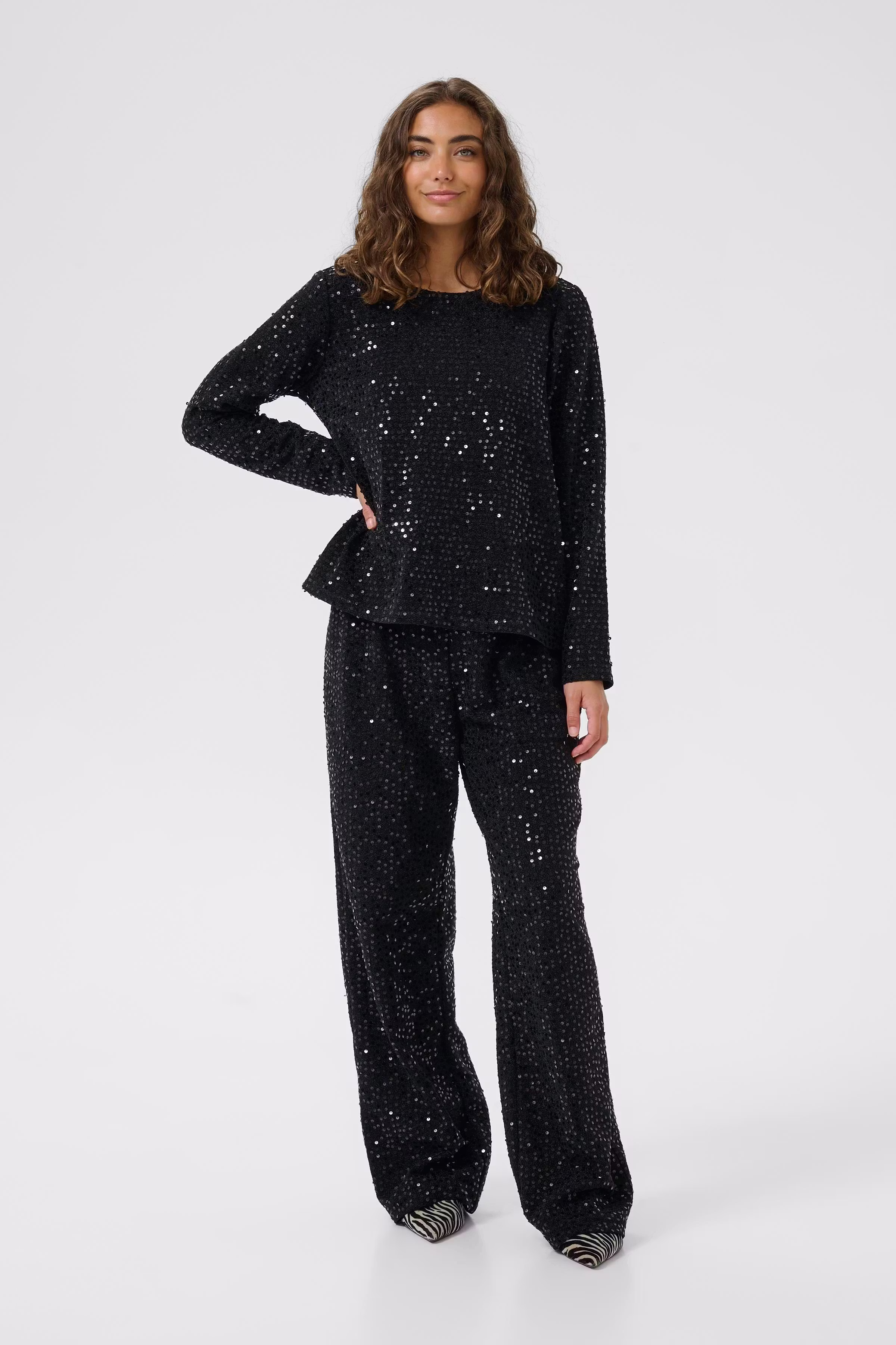 CUbia Paillettenbluse LOOKBOOK FRONT 50112817-500012